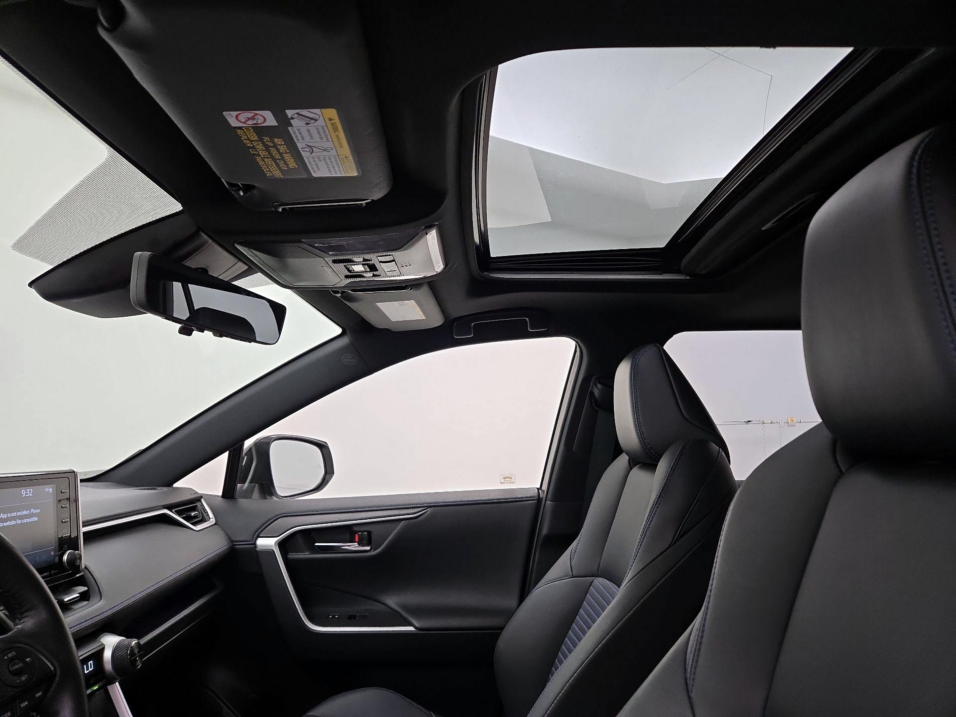 Thumbnail: 2021 Toyota RAV4 - 19