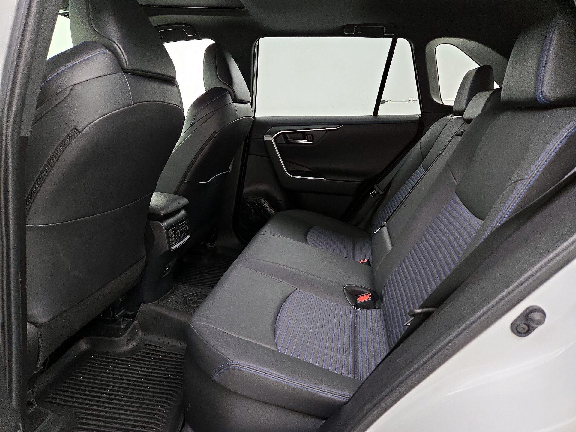 Thumbnail: 2021 Toyota RAV4 - 20