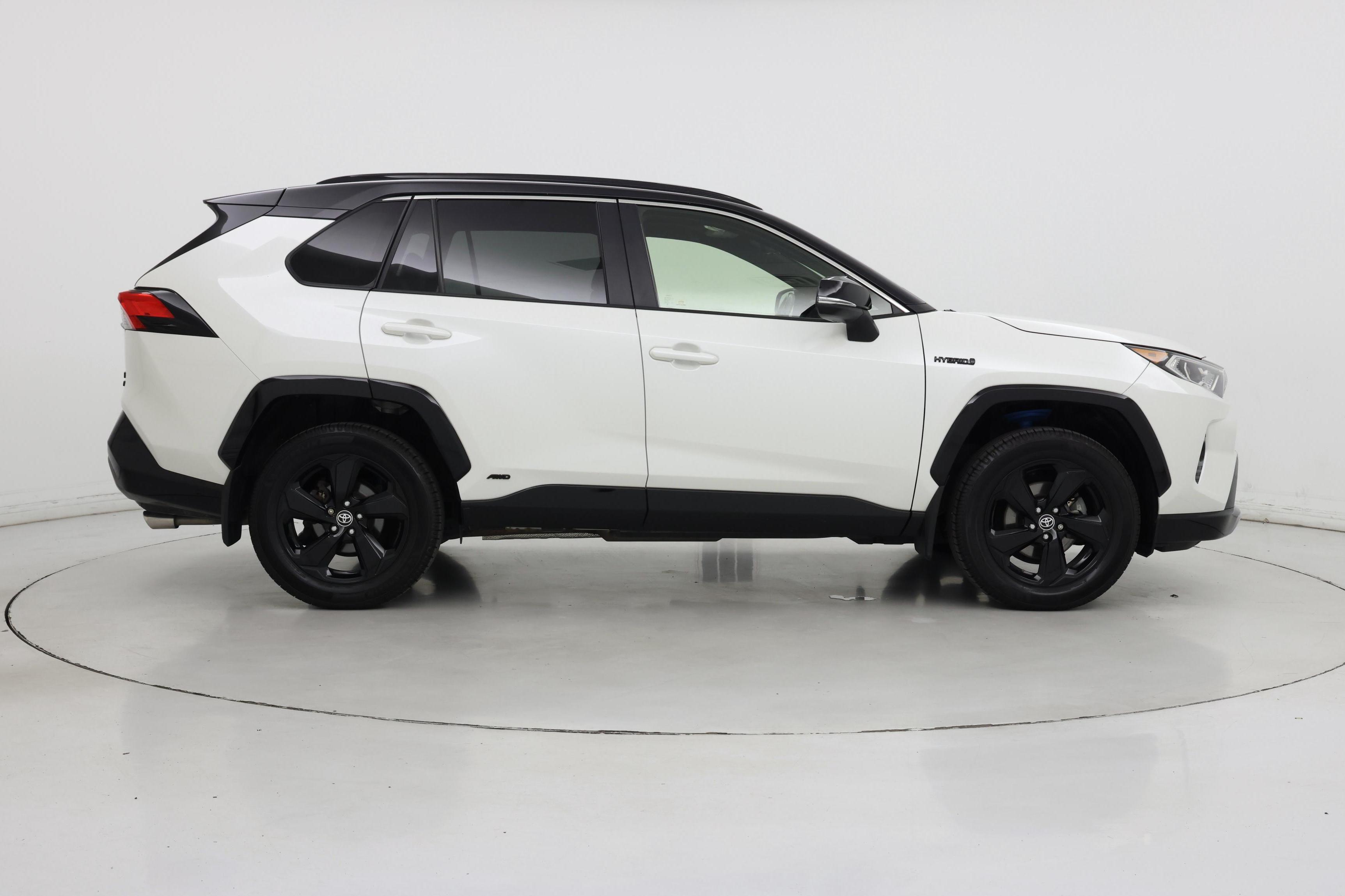 Thumbnail: 2021 Toyota RAV4 - 7