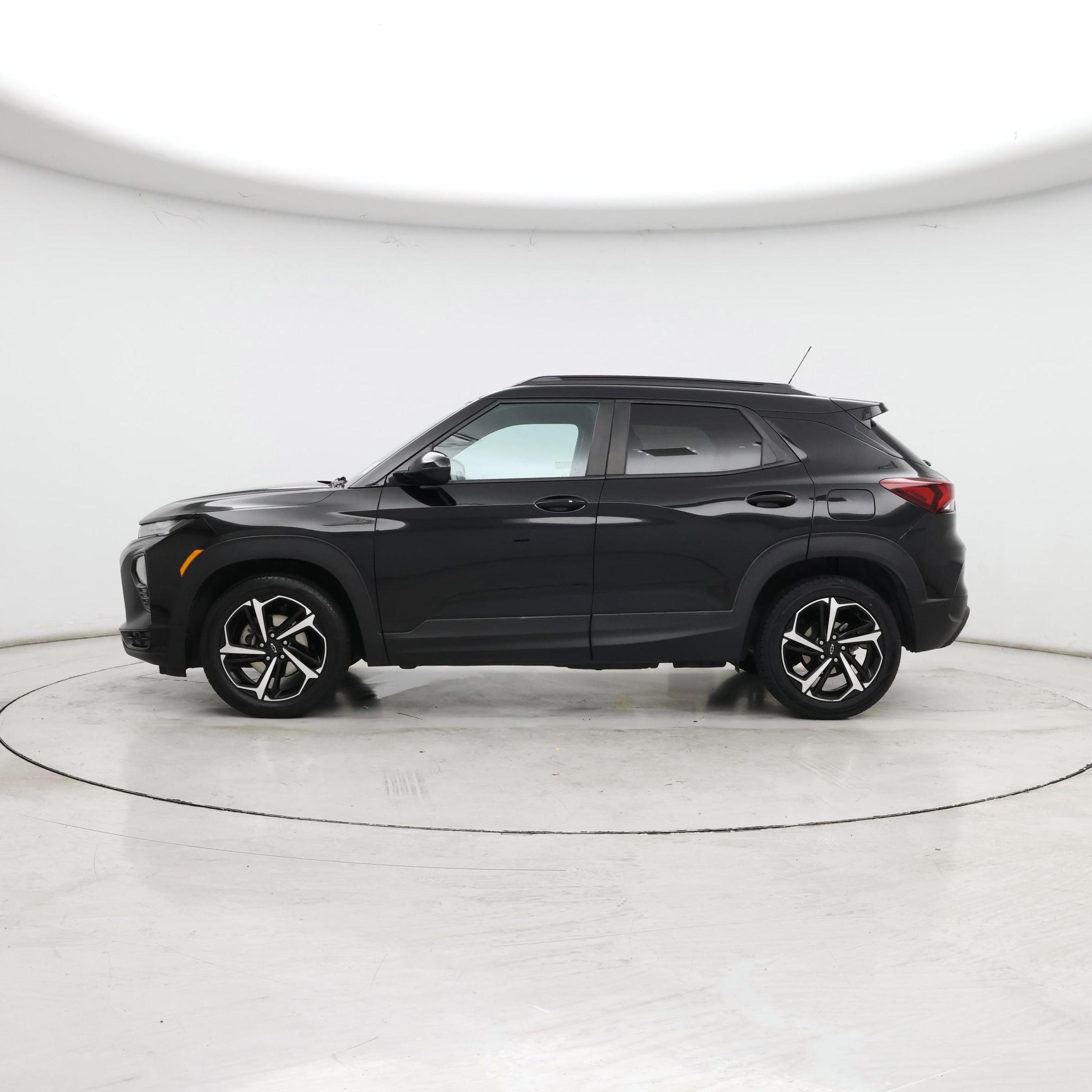 Thumbnail: 2023 Chevrolet TrailBlazer - 3