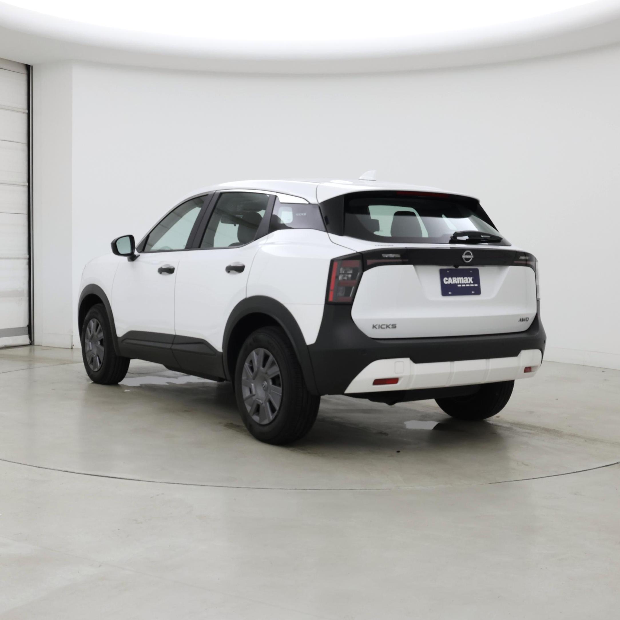 Thumbnail: 2025 Nissan Kicks - 2