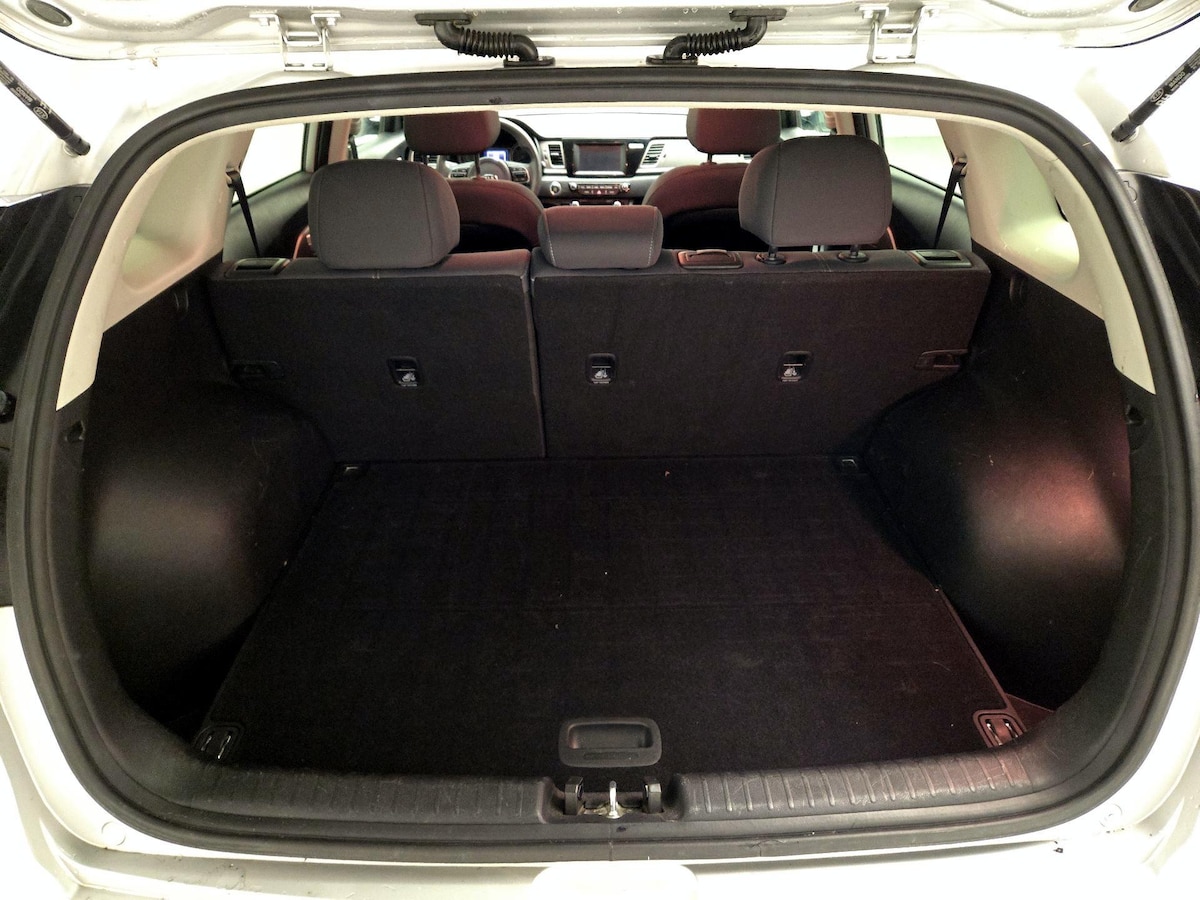 Trunk/Cargo (Seats Up)