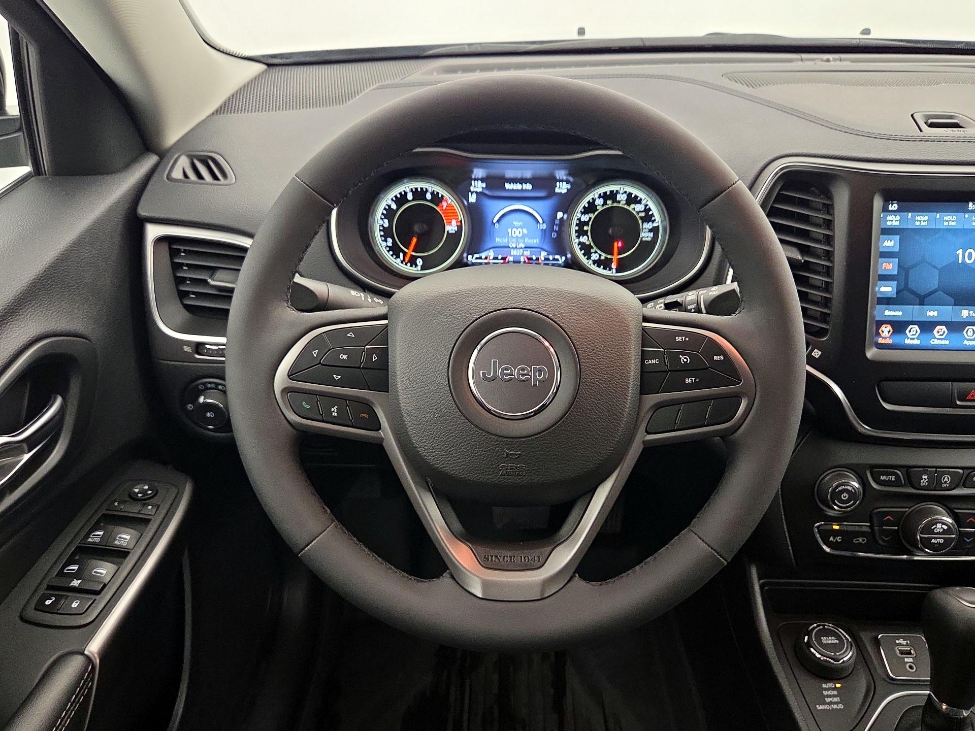 Thumbnail: 2022 Jeep Cherokee - 10
