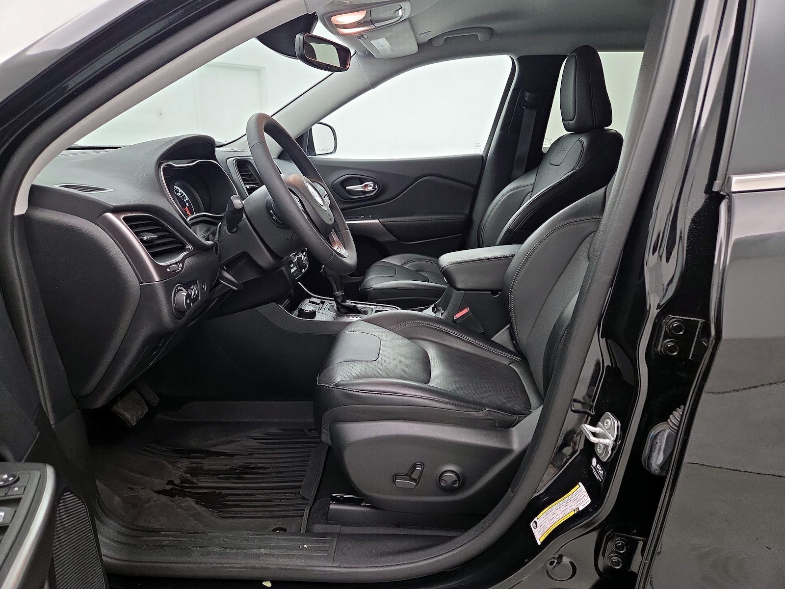 2022 Jeep Cherokee Latitude Lux - Photo 12