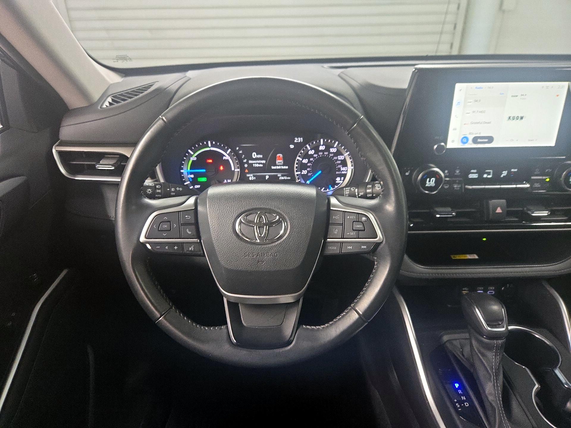 Thumbnail: 2023 Toyota Highlander - 10