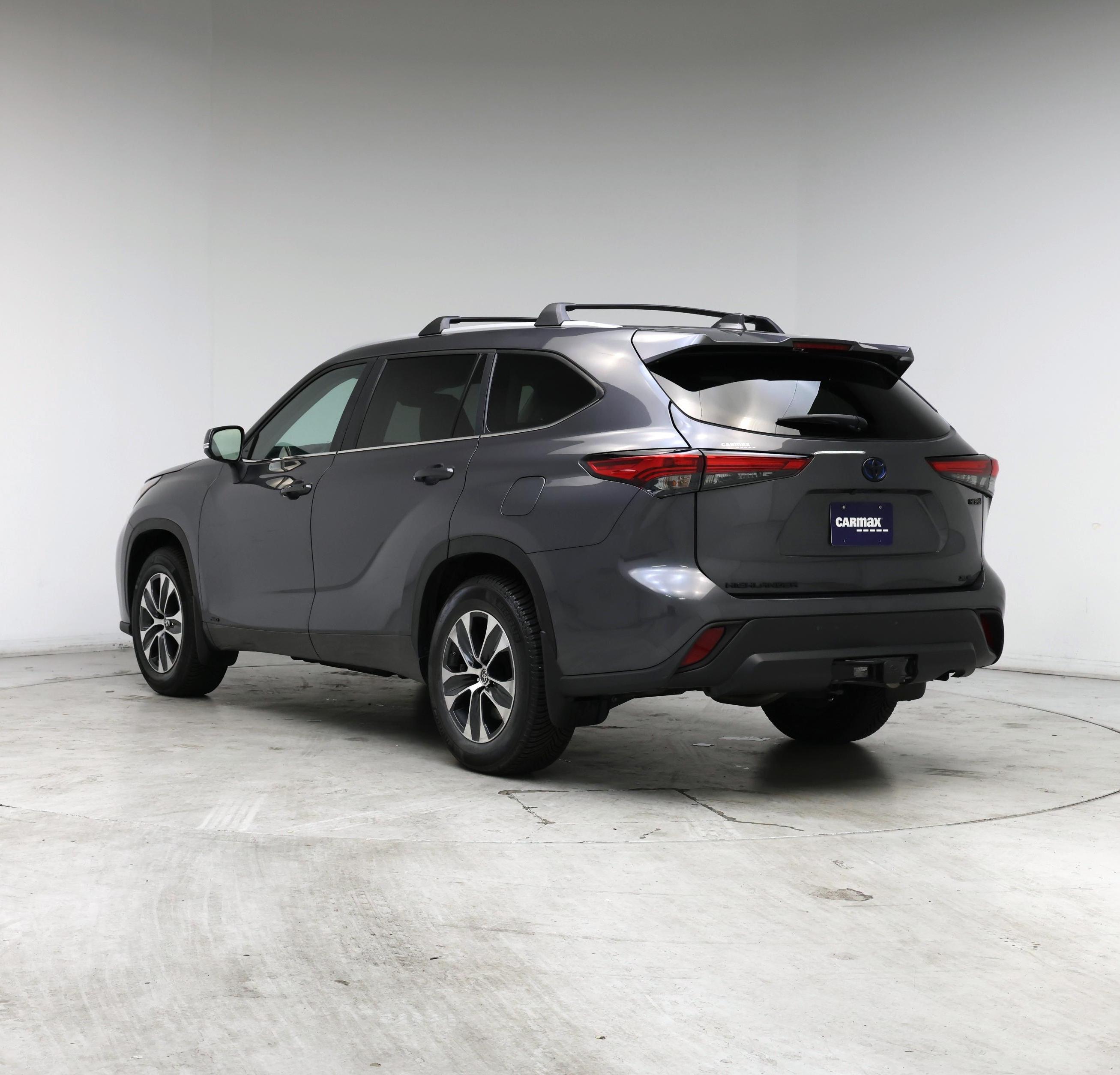 Thumbnail: 2023 Toyota Highlander - 2