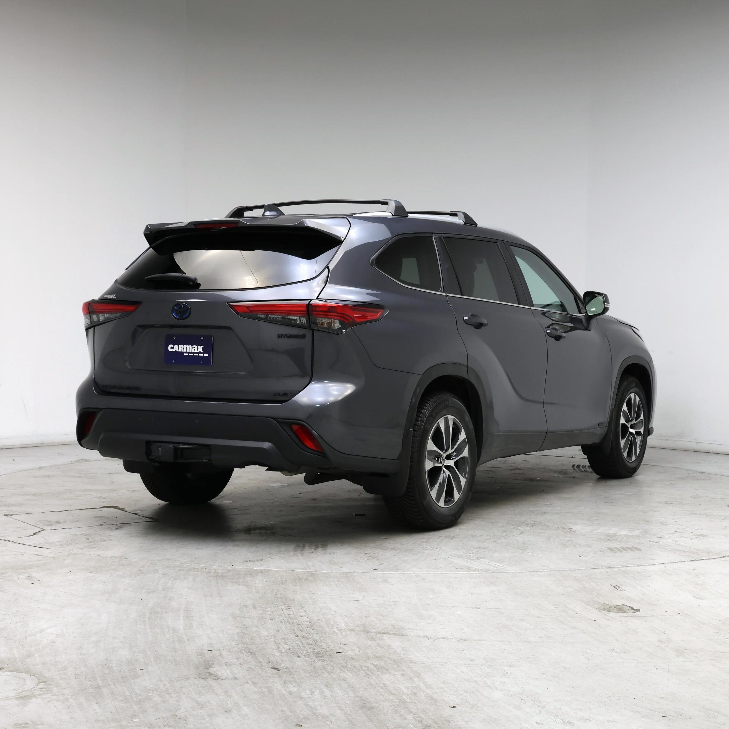Thumbnail: 2023 Toyota Highlander - 8