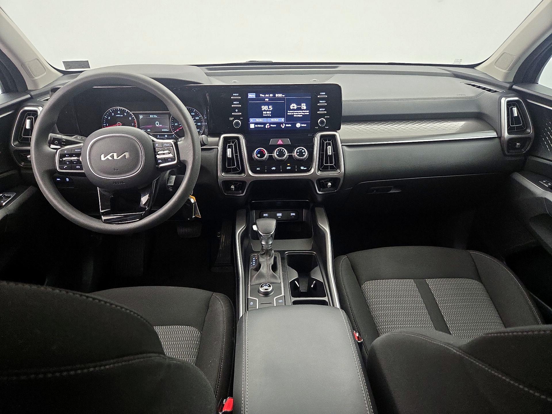 Thumbnail: 2023 Kia Sorento - 9