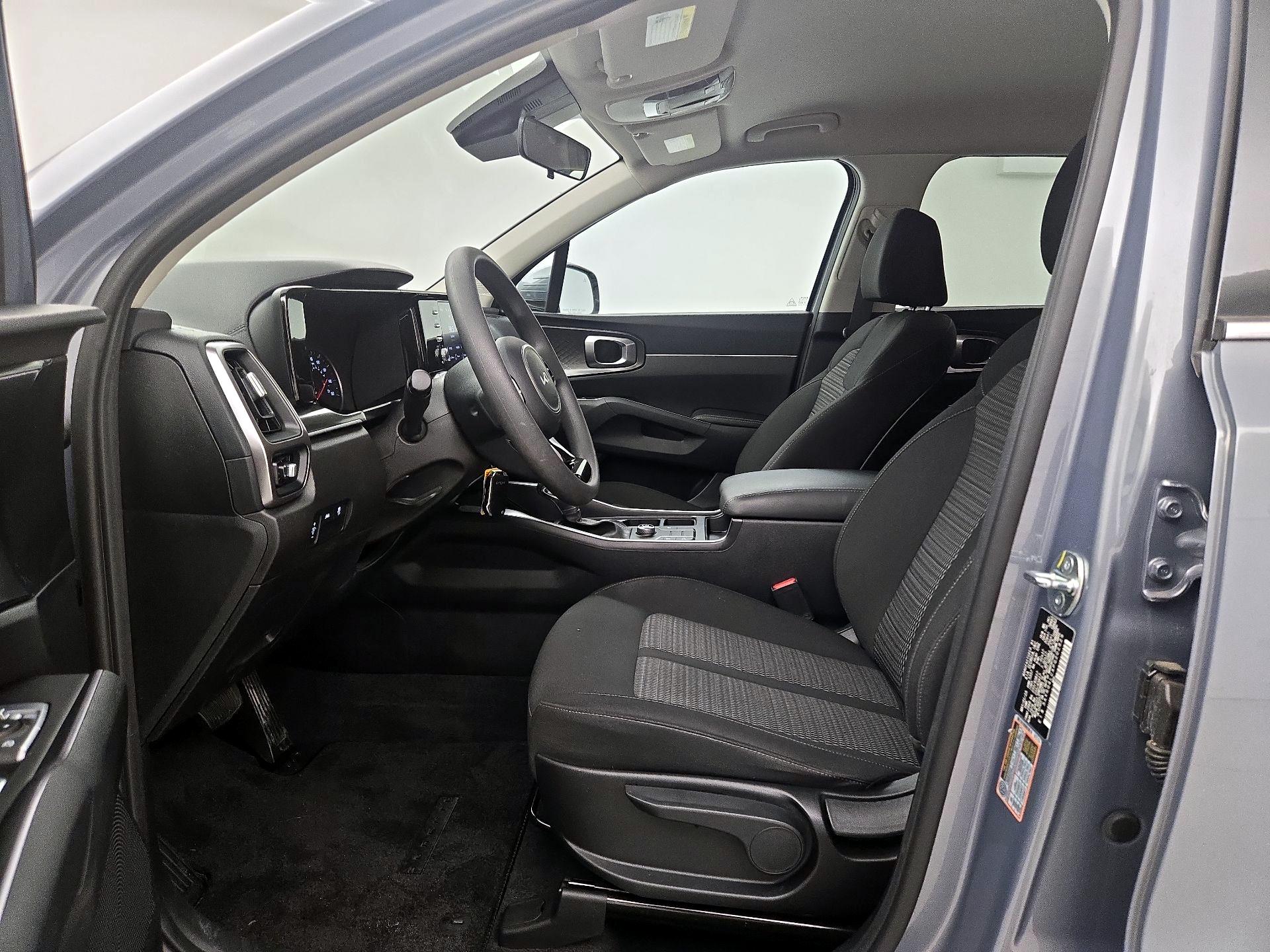 Thumbnail: 2023 Kia Sorento - 11