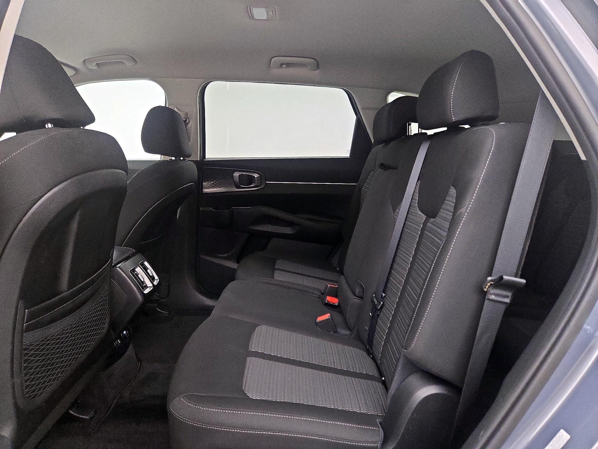 Thumbnail: 2023 Kia Sorento - 19
