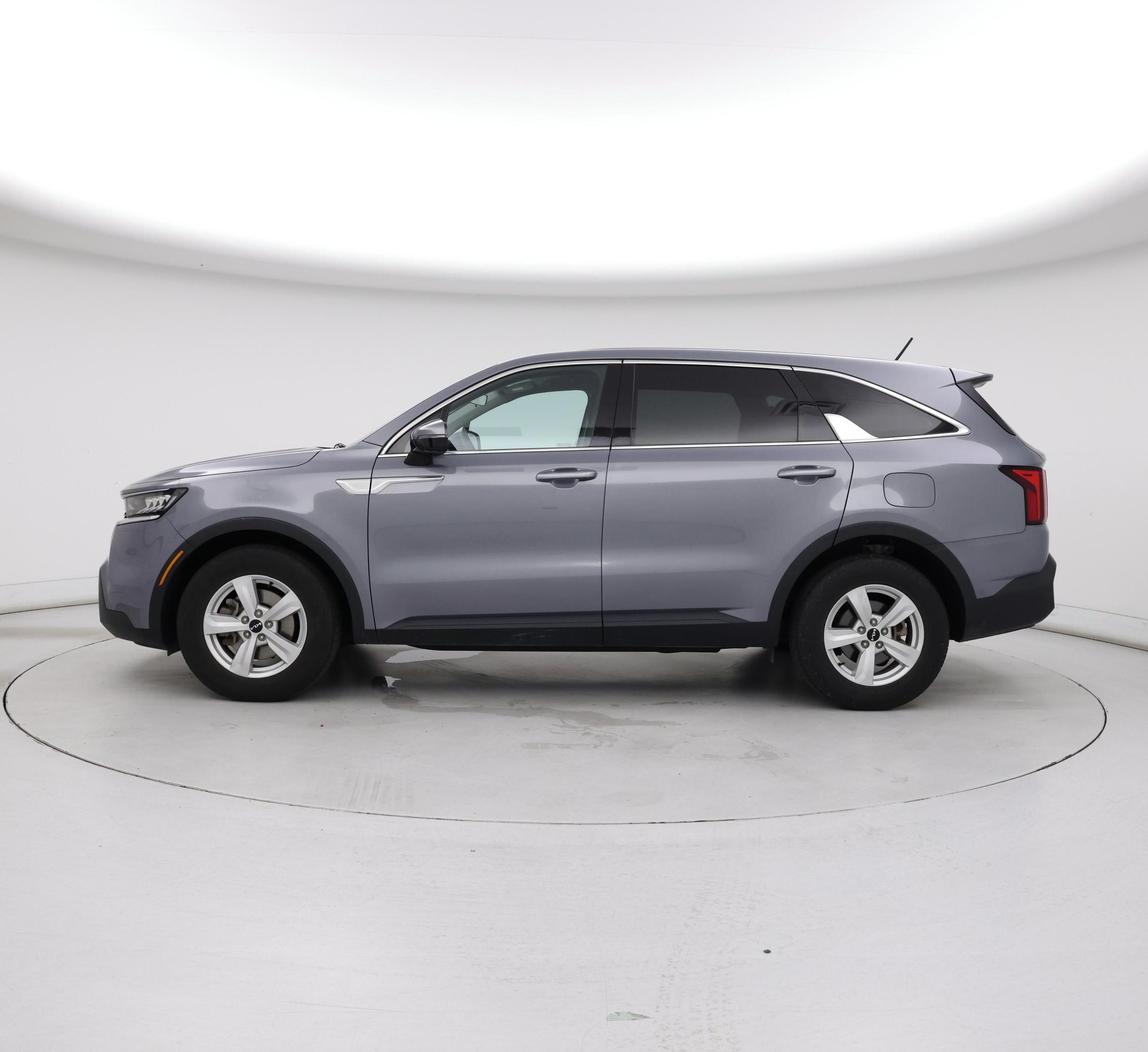 Thumbnail: 2023 Kia Sorento - 3