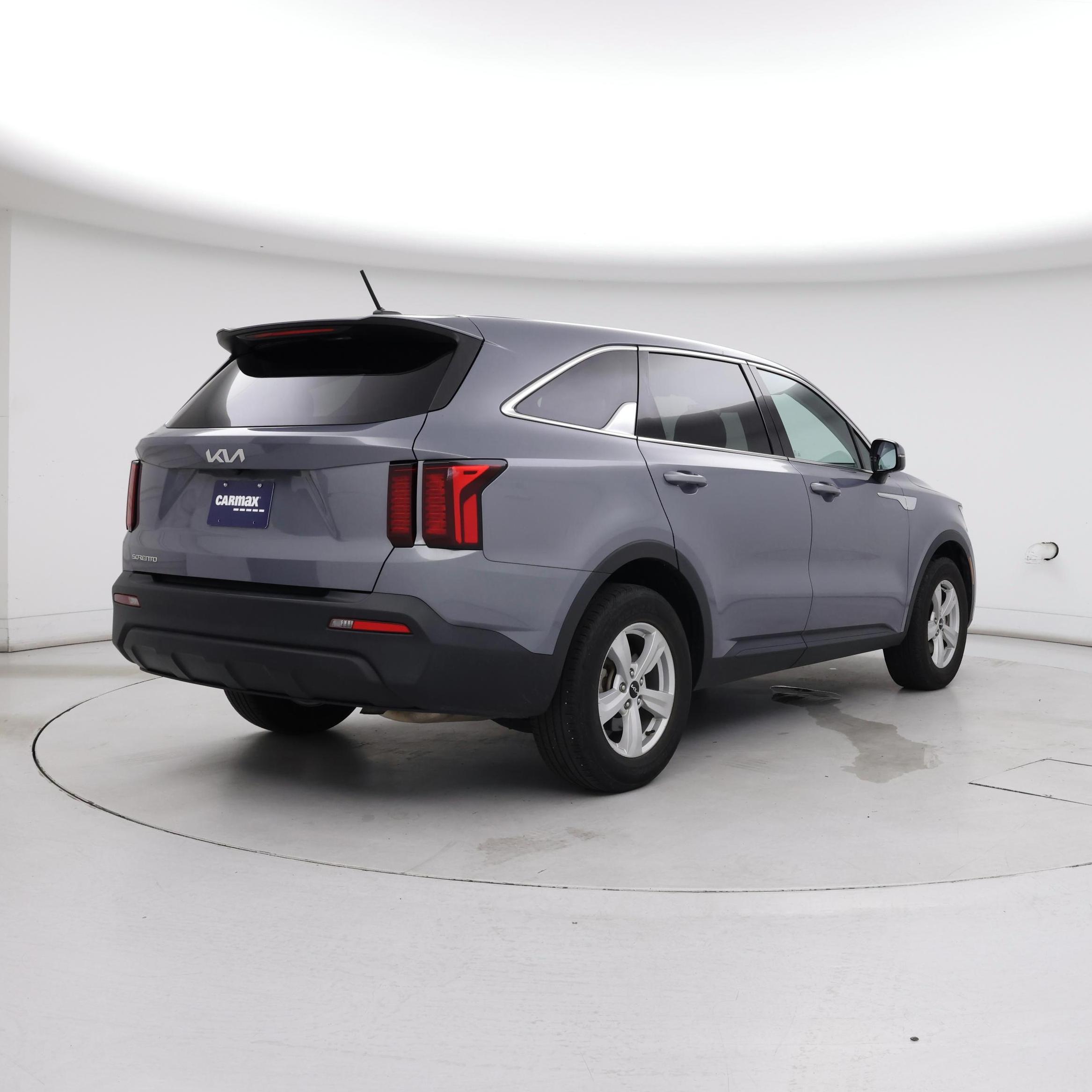 Thumbnail: 2023 Kia Sorento - 8