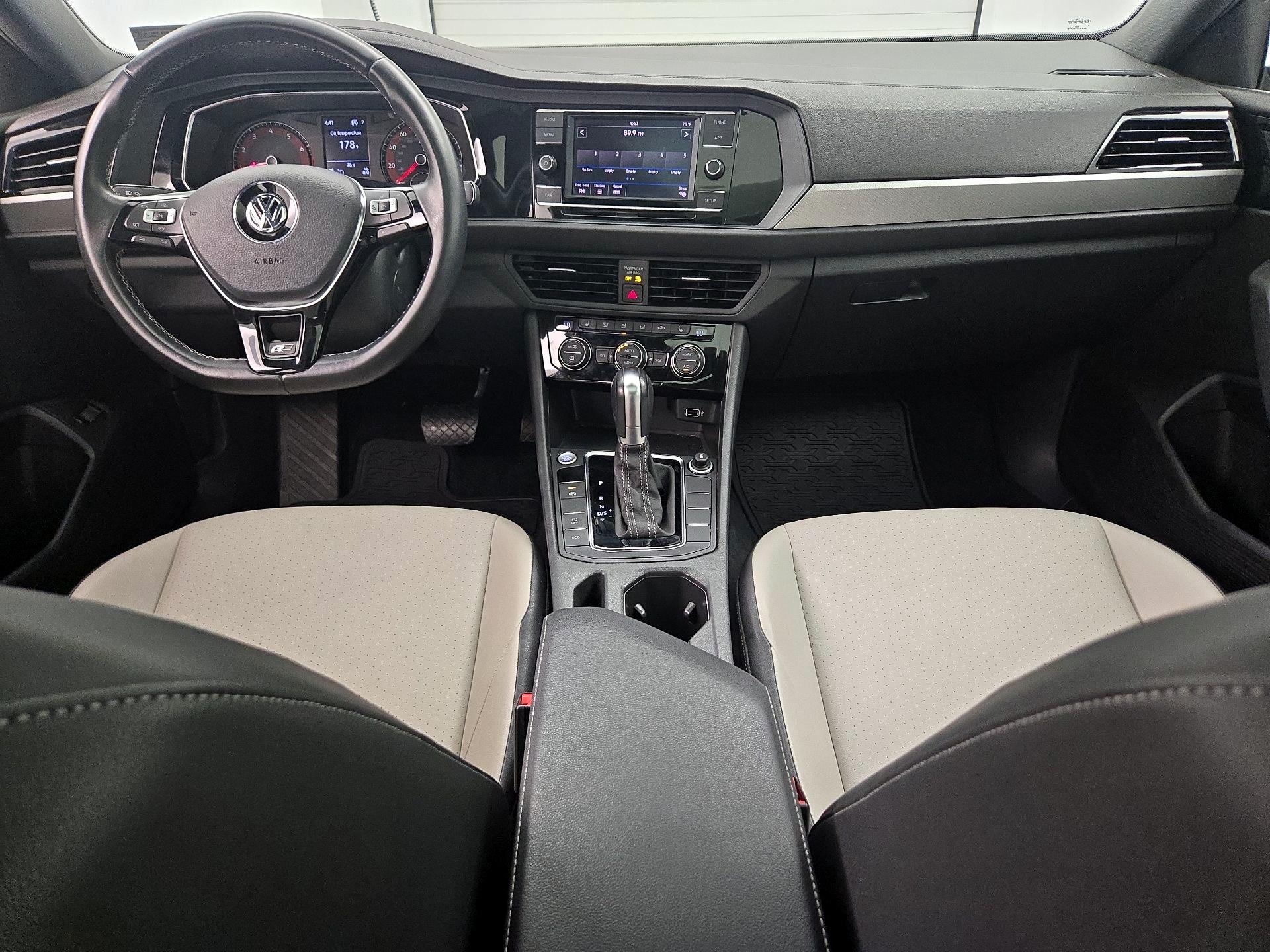 Thumbnail: 2019 Volkswagen Jetta - 9