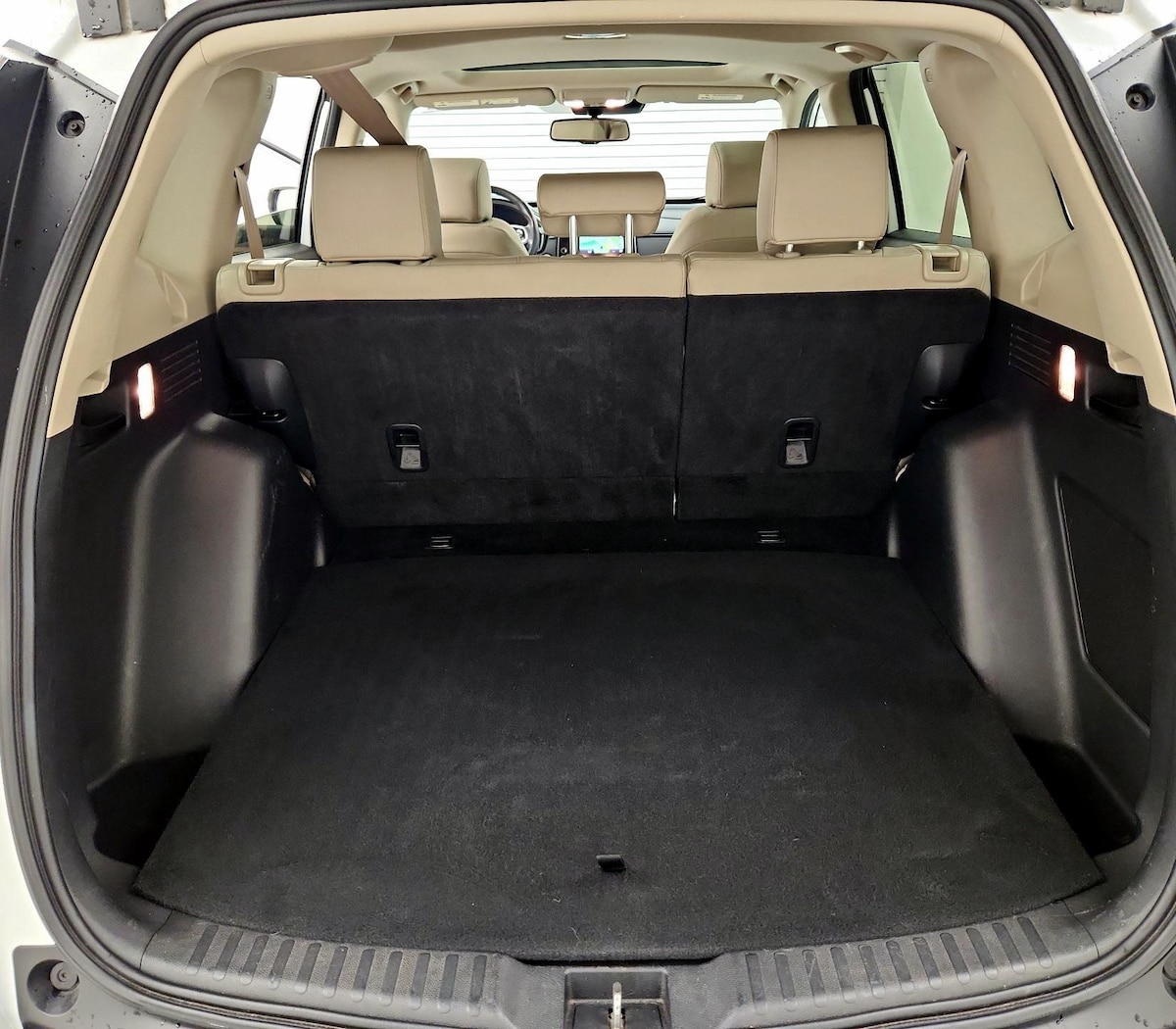 Trunk/Cargo (Seats Up)
