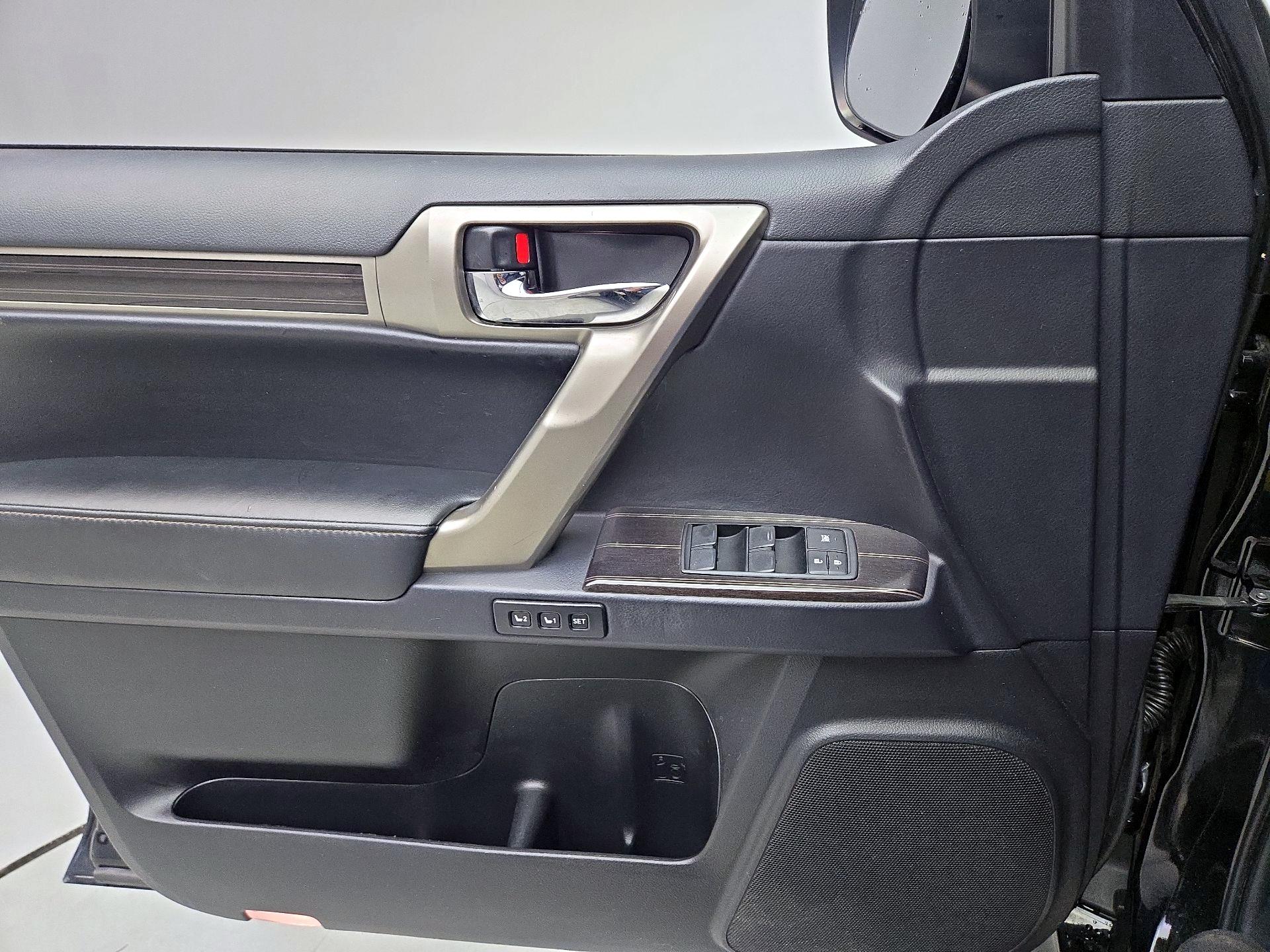 Thumbnail: 2020 Lexus GX - 12