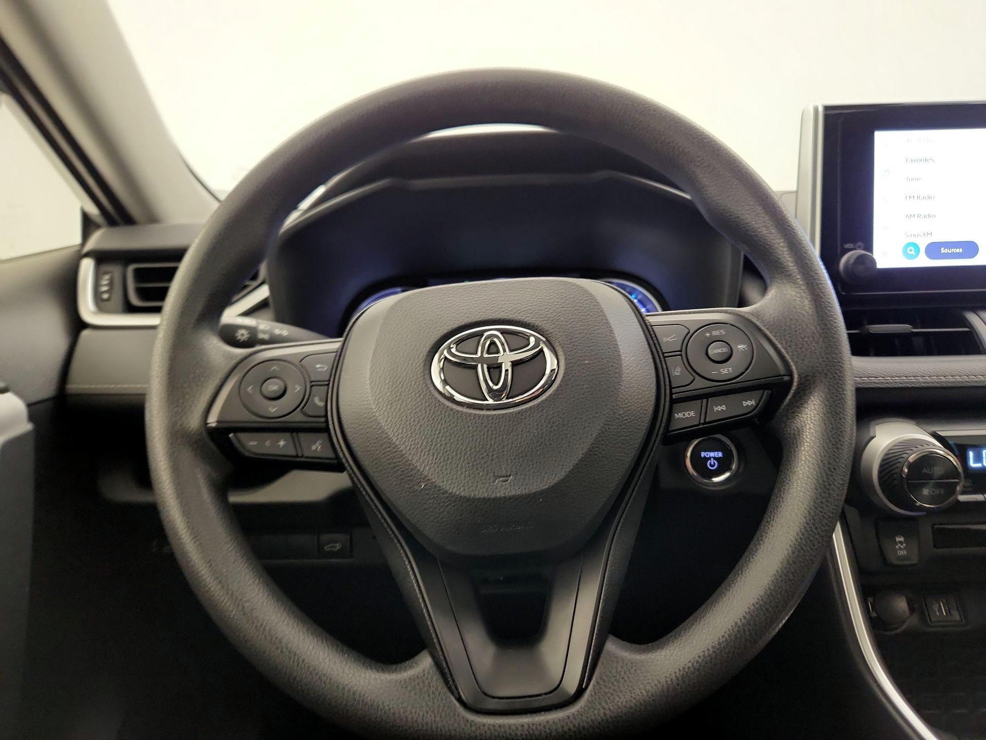 Thumbnail: 2025 Toyota RAV4 - 10