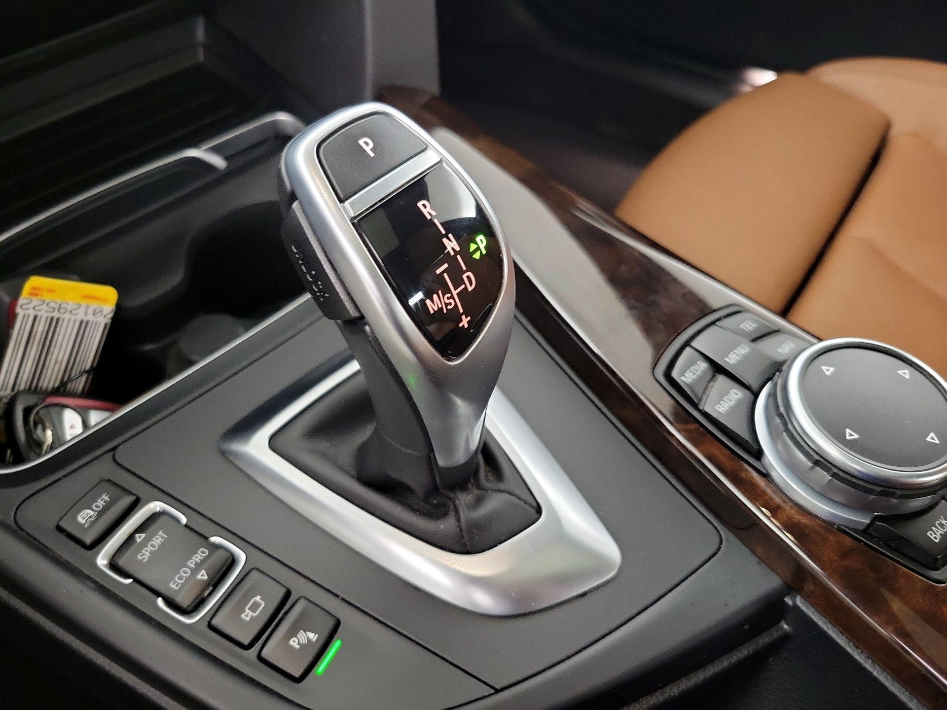 Thumbnail: 2016 BMW 3 Series - 16