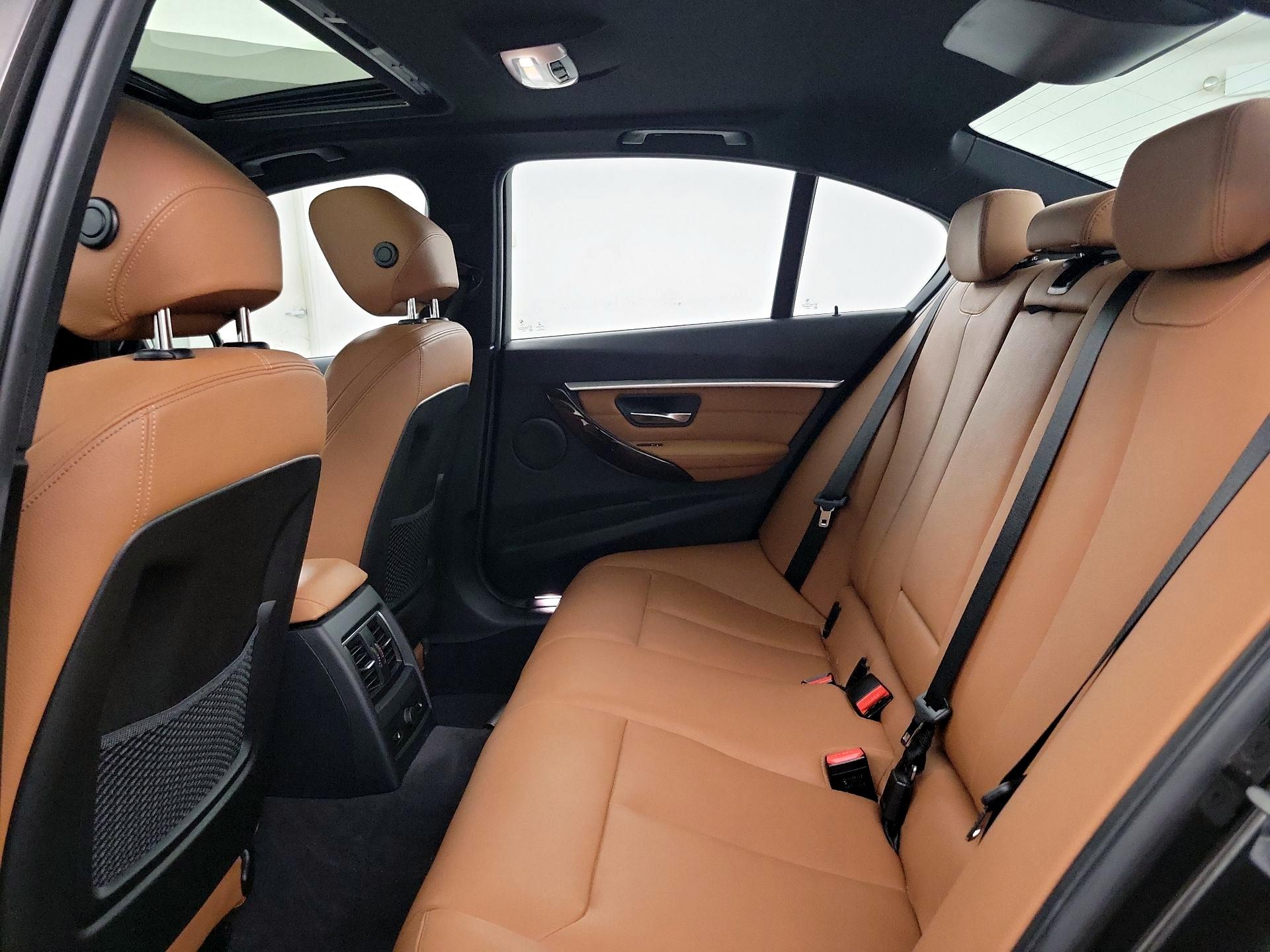 Thumbnail: 2016 BMW 3 Series - 19