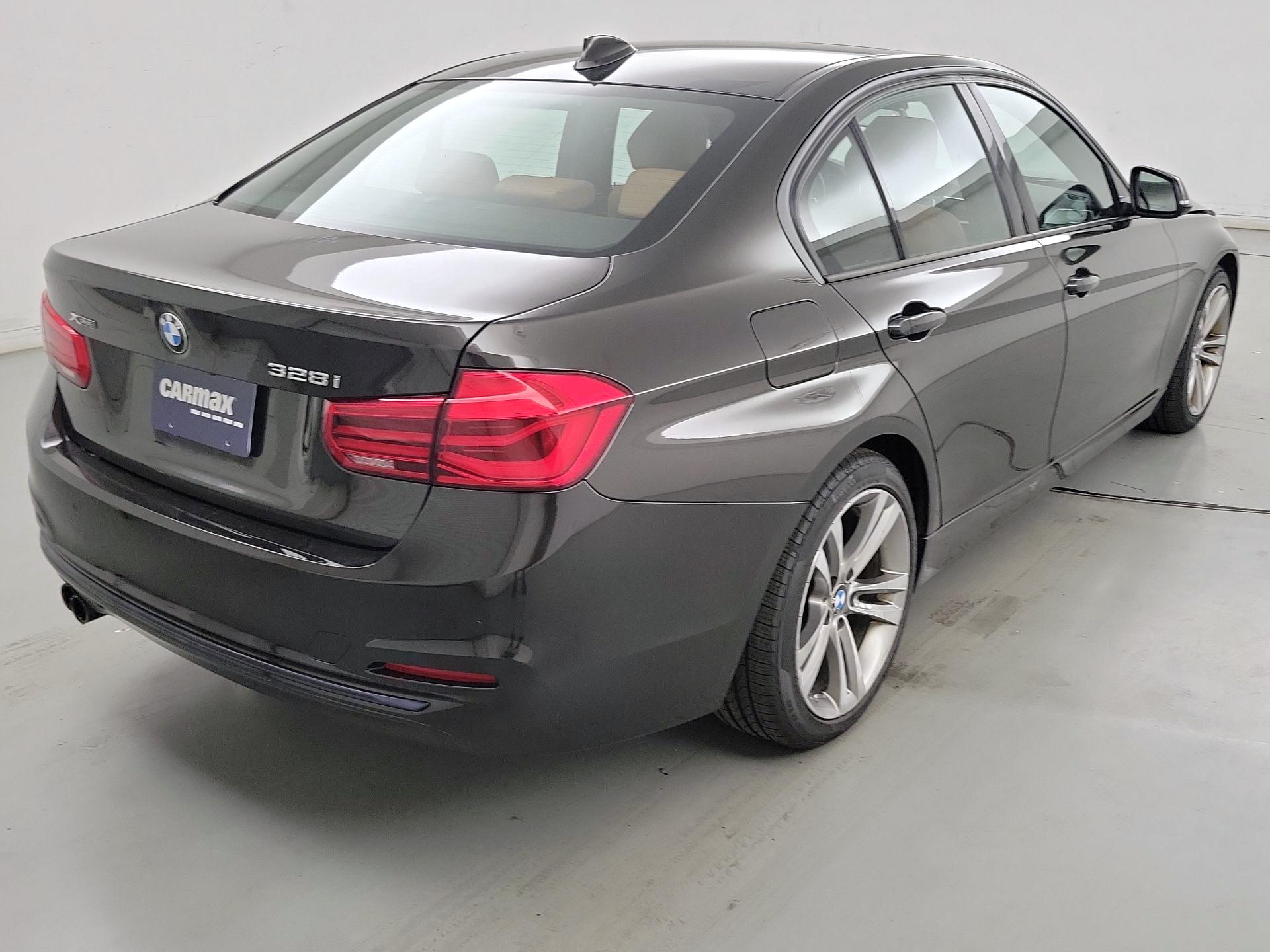 Thumbnail: 2016 BMW 3 Series - 5