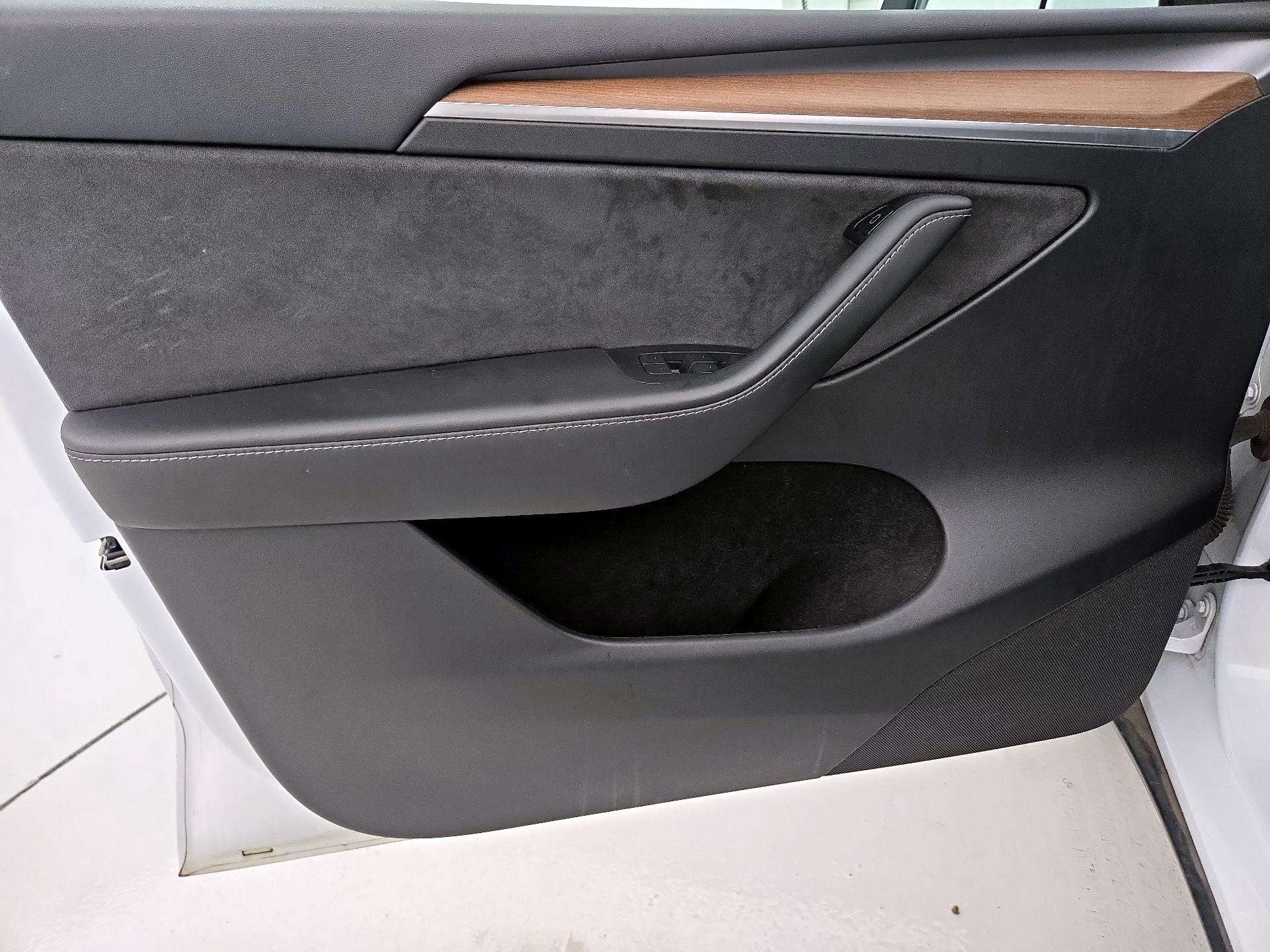 Thumbnail: 2023 Tesla Model Y - 12