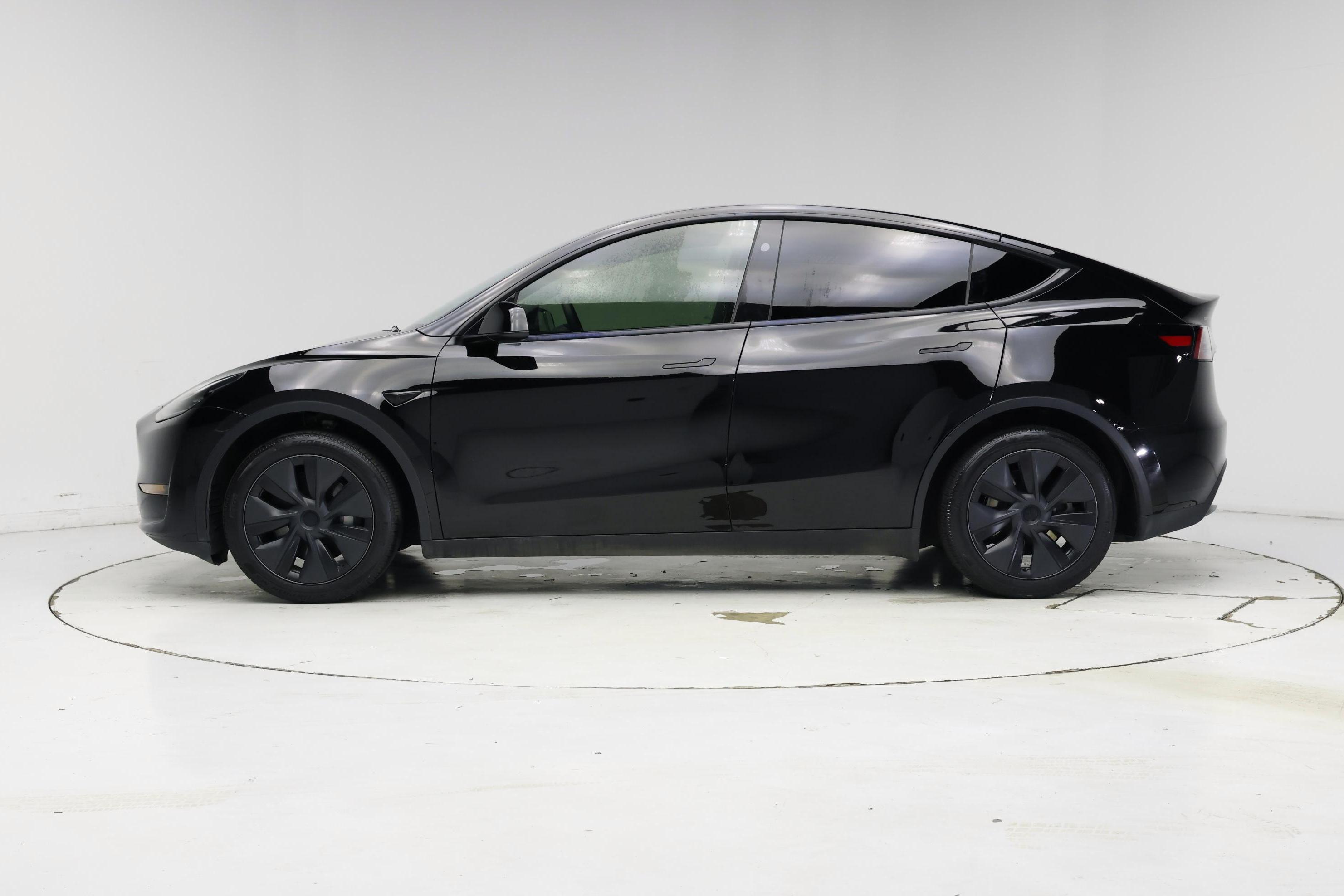 Thumbnail: 2024 Tesla Model Y - 3