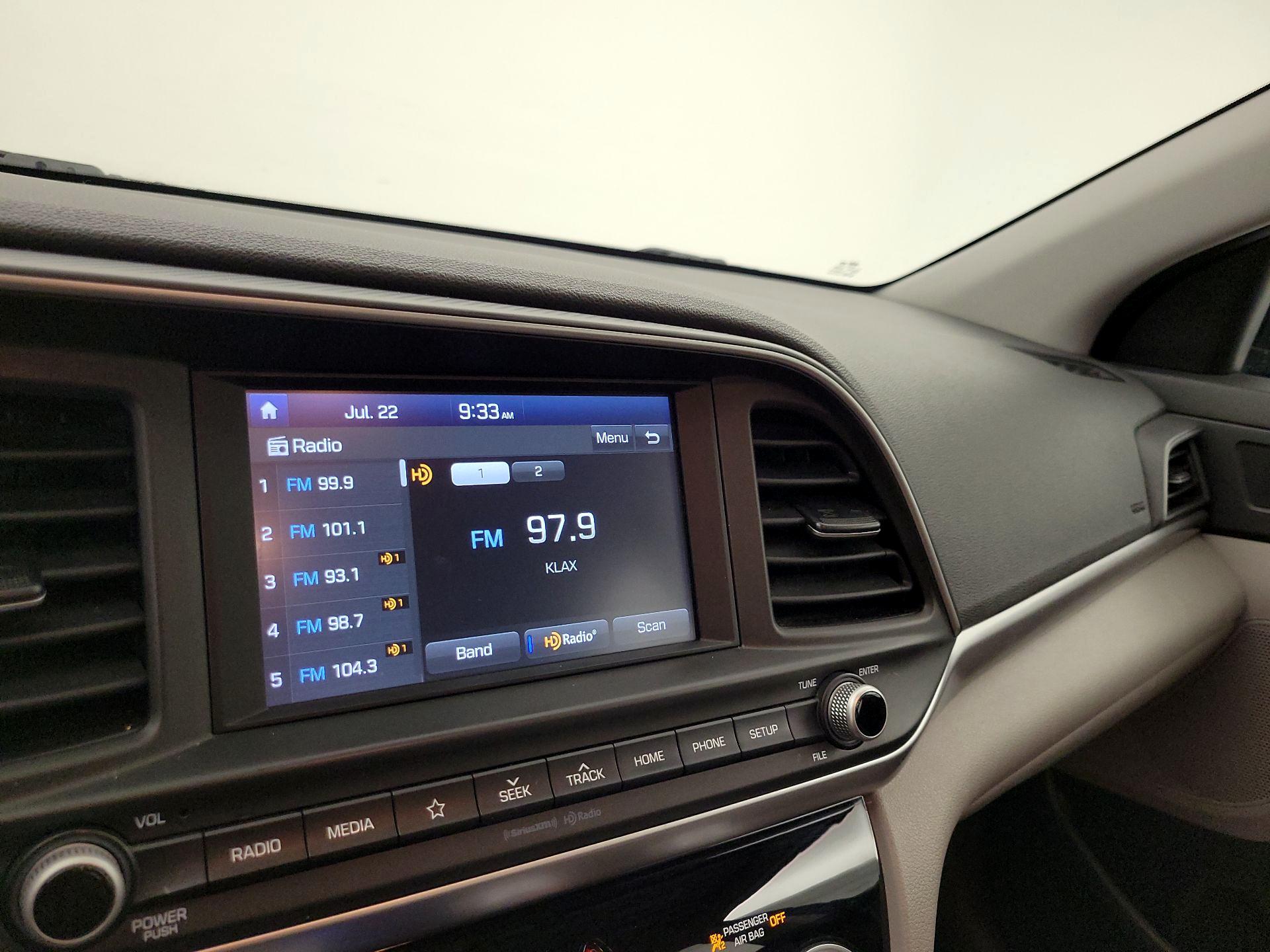 Thumbnail: 2019 Hyundai Elantra - 15