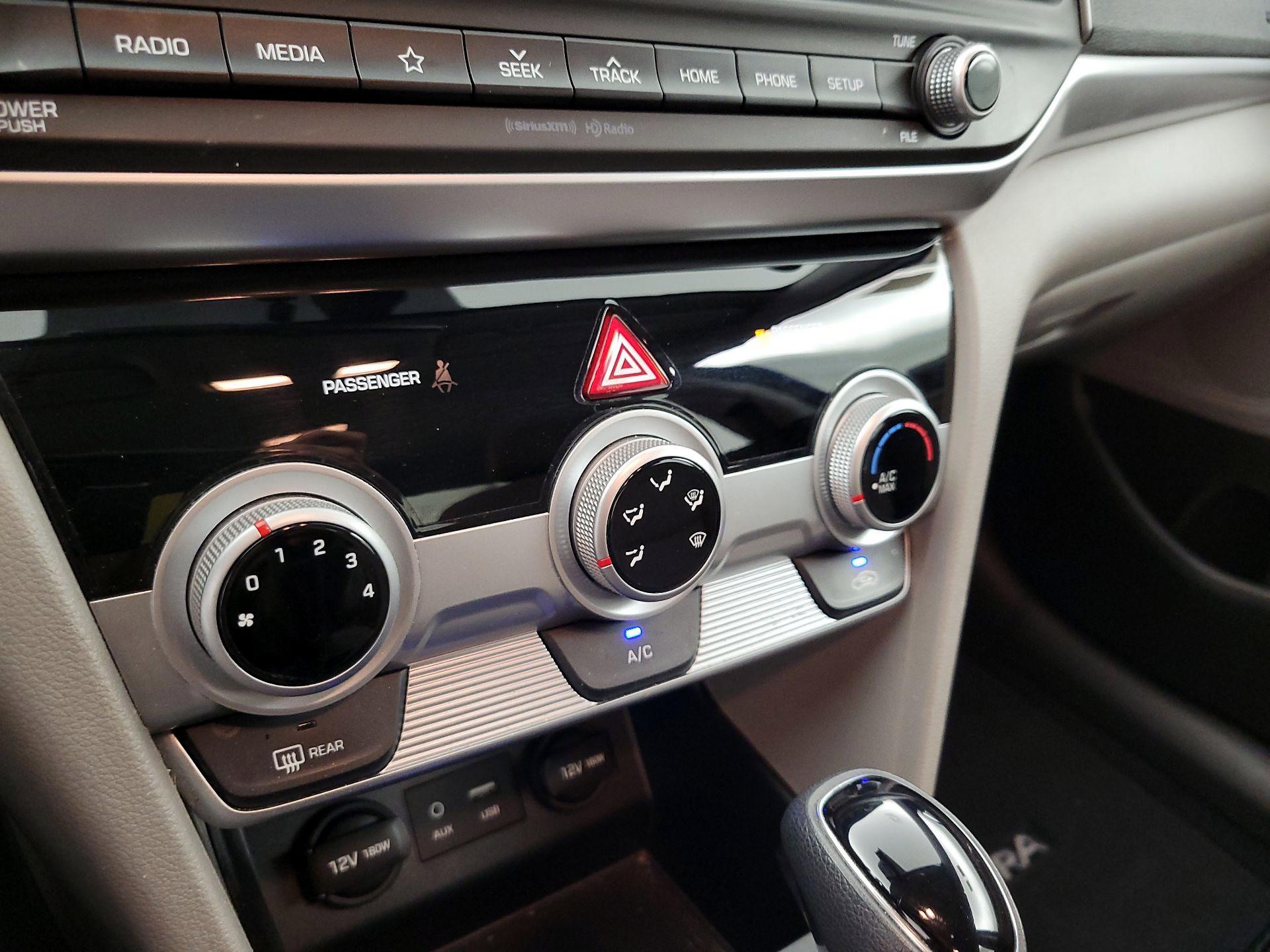 Thumbnail: 2019 Hyundai Elantra - 16