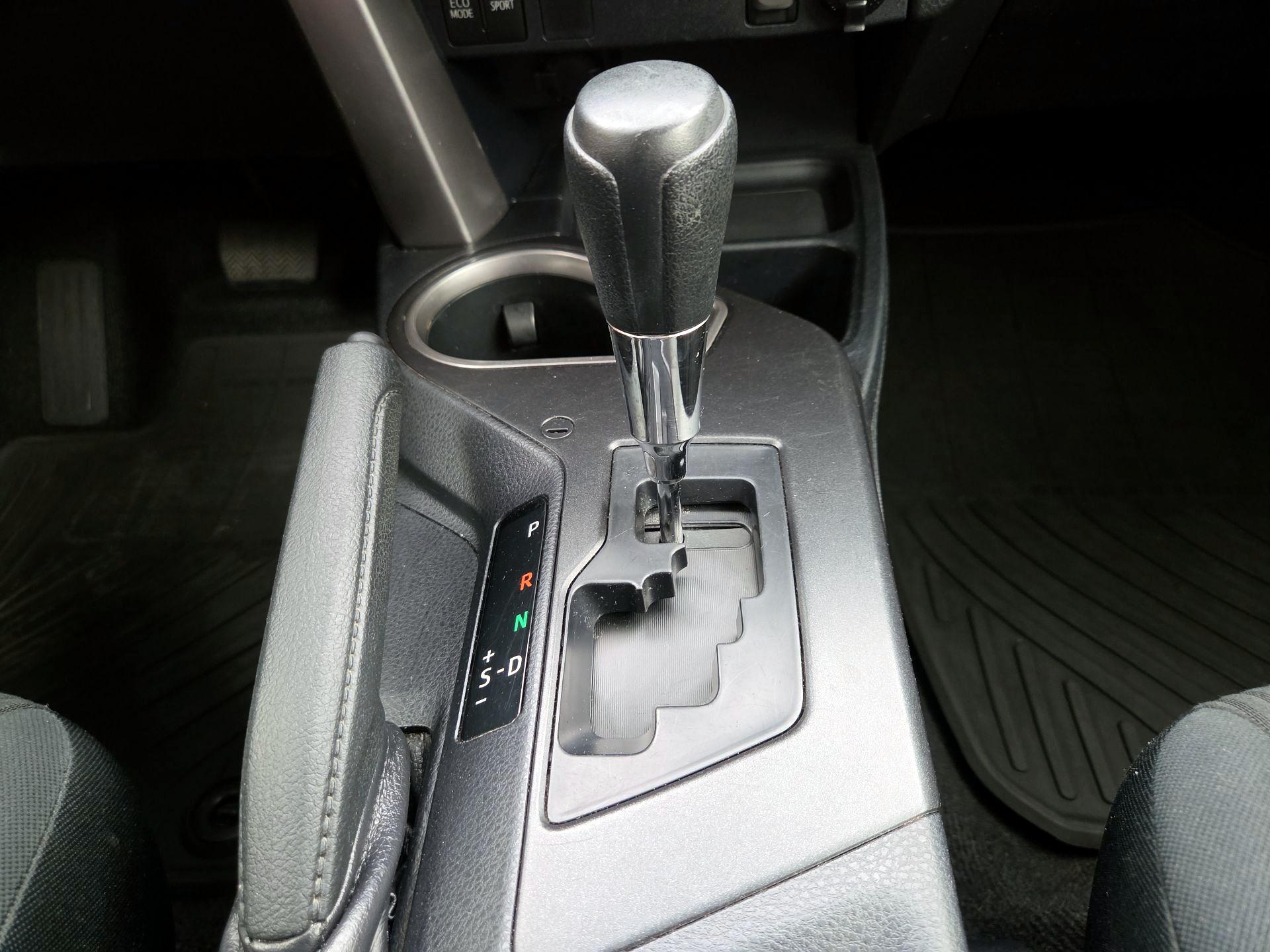 Thumbnail: 2016 Toyota RAV4 - 17