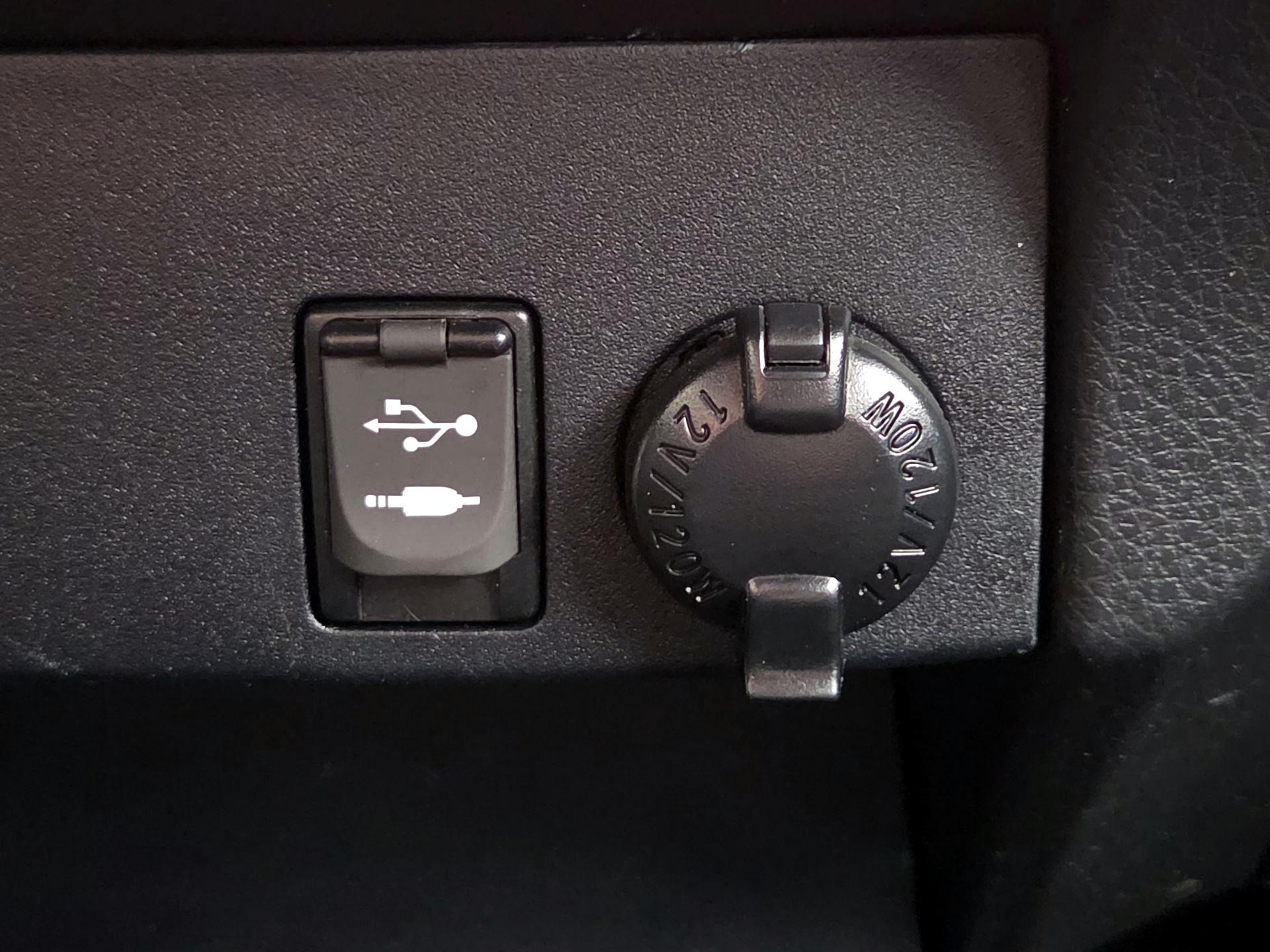 Thumbnail: 2016 Toyota RAV4 - 18
