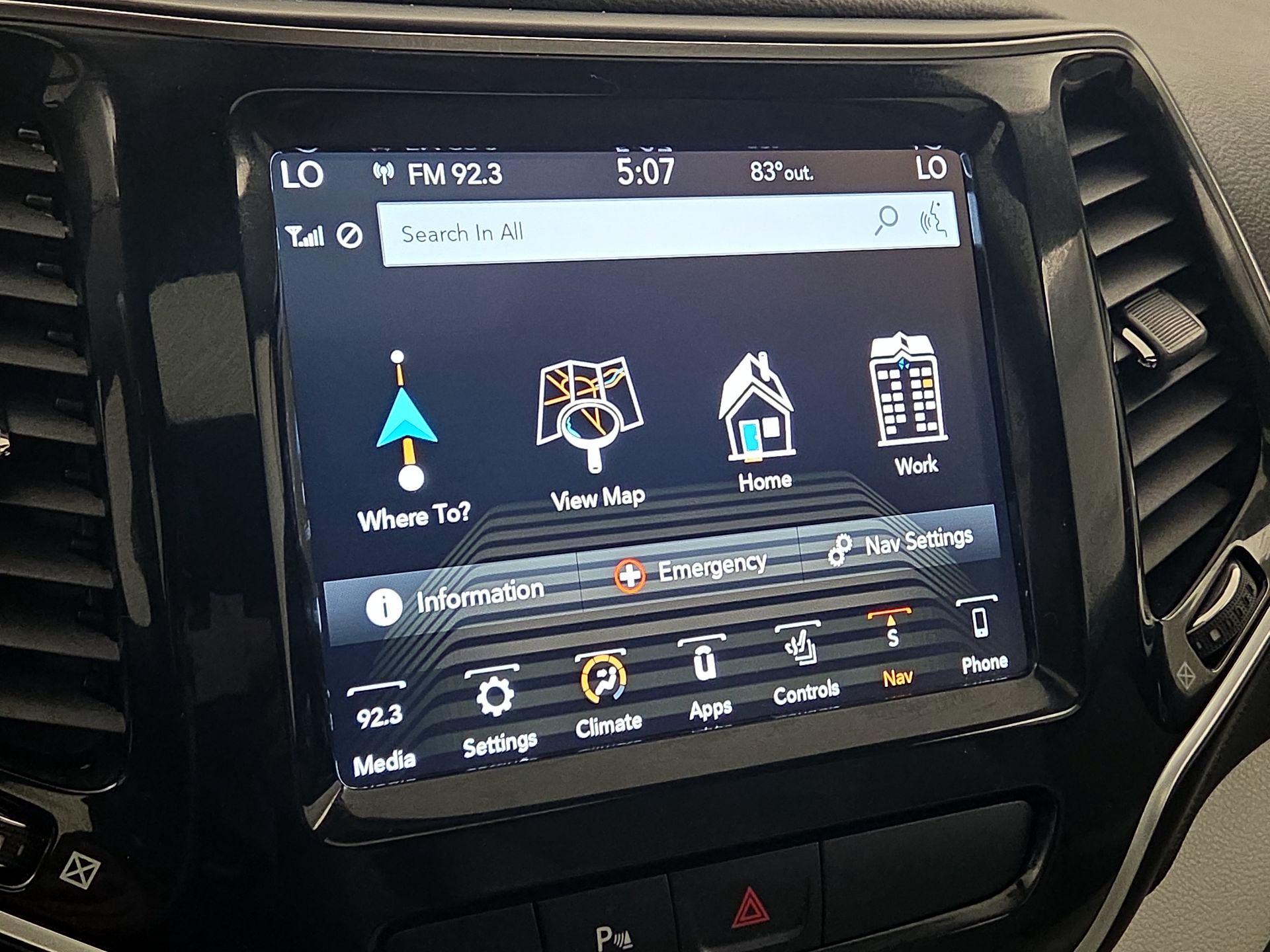 Thumbnail: 2019 Jeep Cherokee - 14