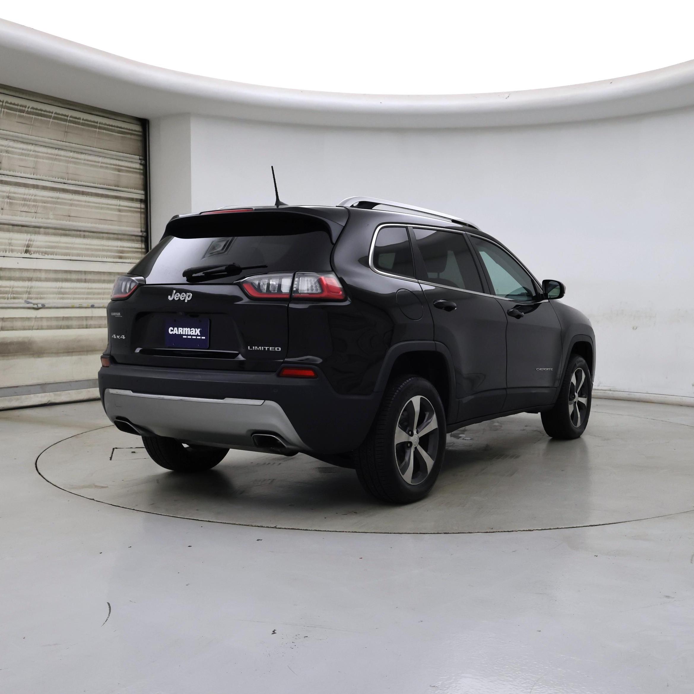 Thumbnail: 2019 Jeep Cherokee - 8
