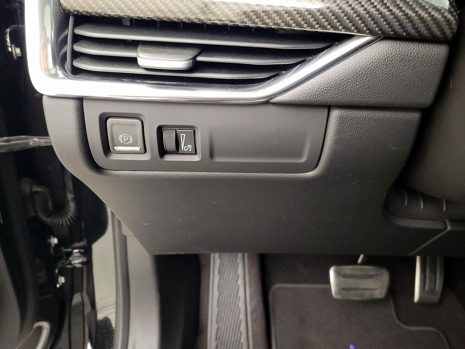 2019 Cadillac XT4 Sport - Photo 14
