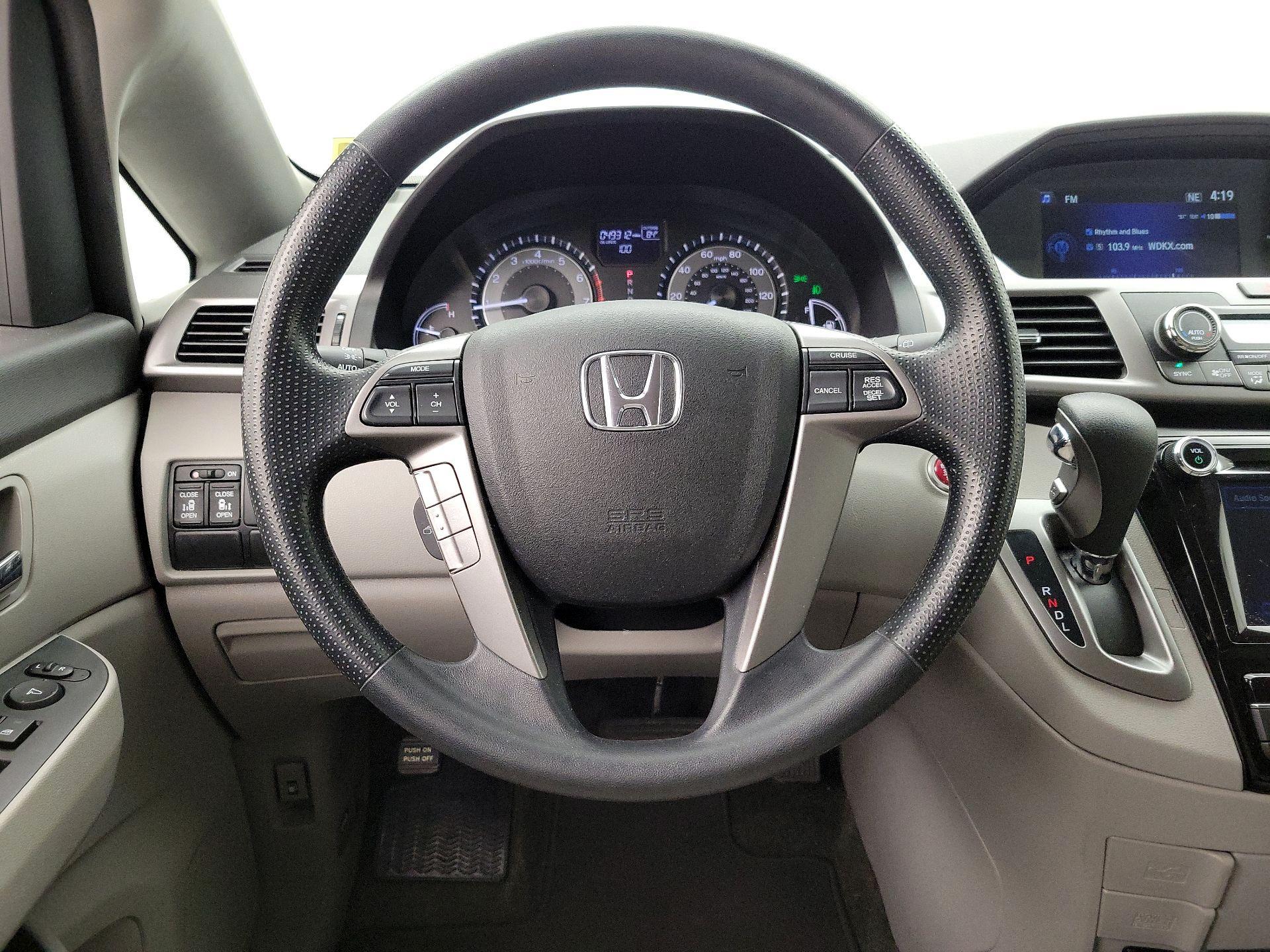 Thumbnail: 2016 Honda Odyssey - 10