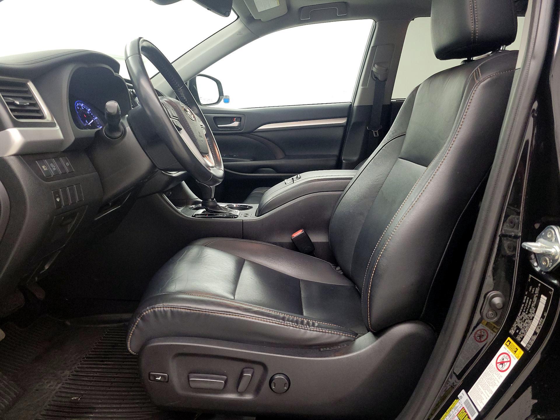 Thumbnail: 2019 Toyota Highlander - 11