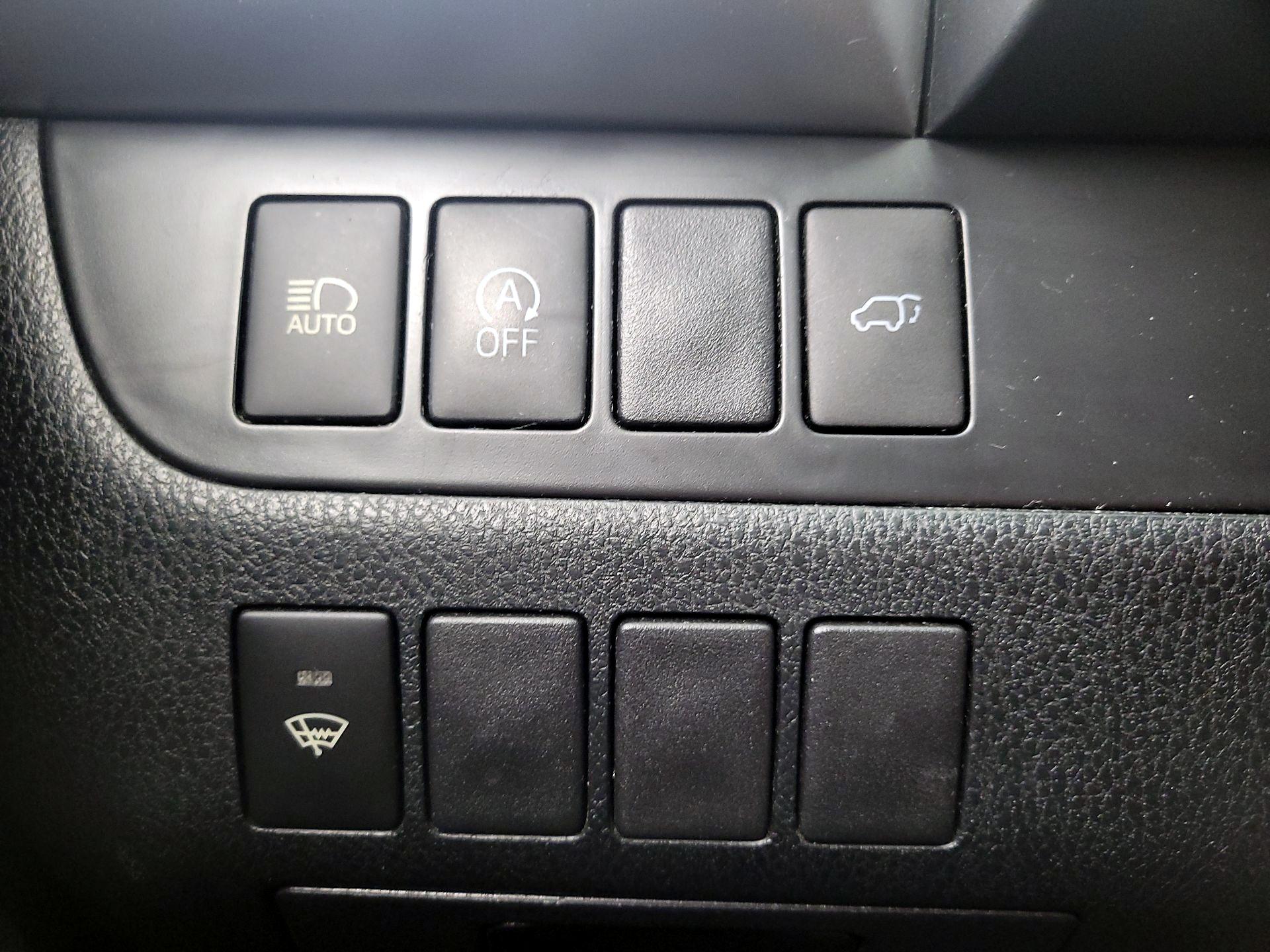 Thumbnail: 2019 Toyota Highlander - 13