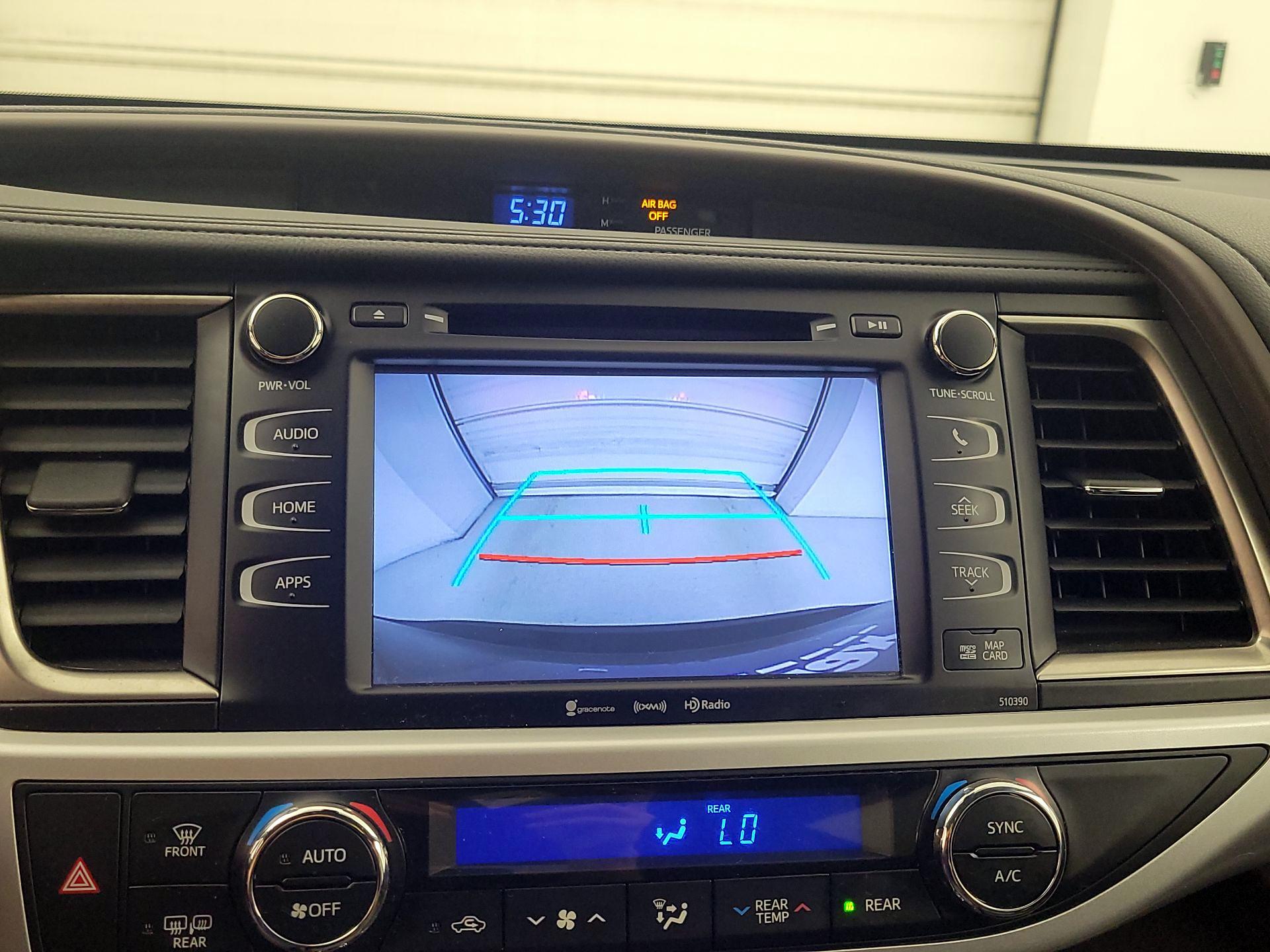 Thumbnail: 2019 Toyota Highlander - 14