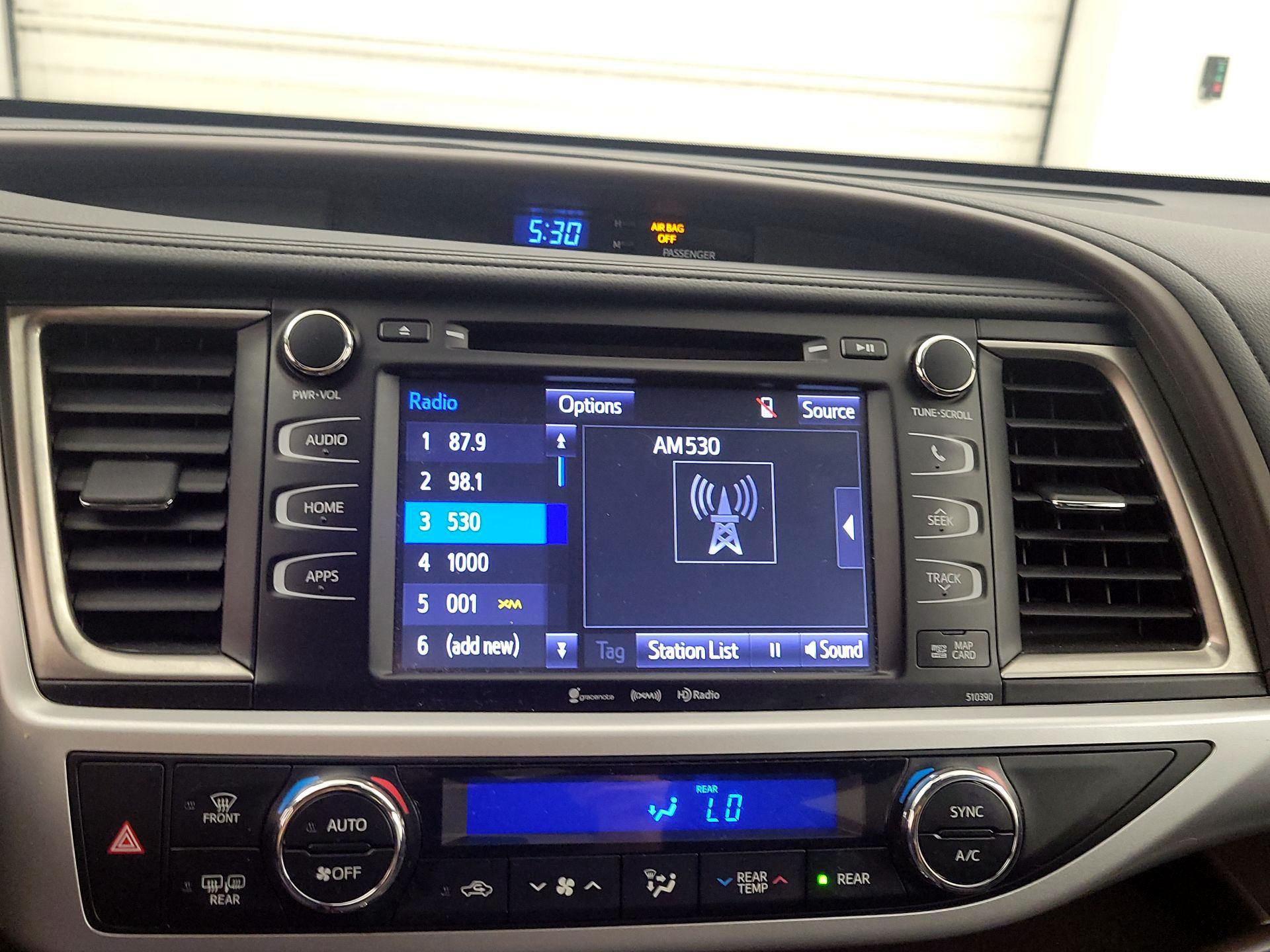 Thumbnail: 2019 Toyota Highlander - 15