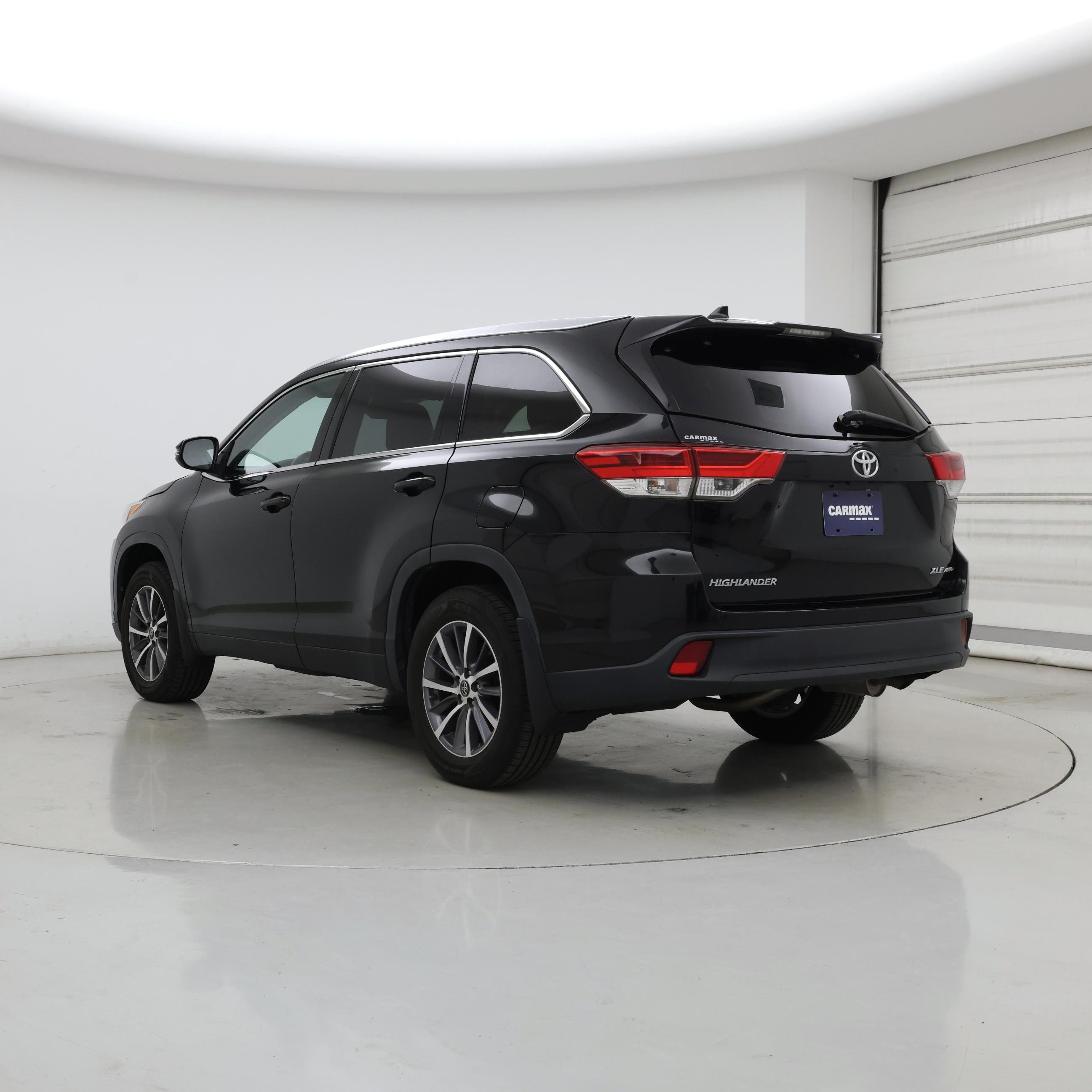Thumbnail: 2019 Toyota Highlander - 2