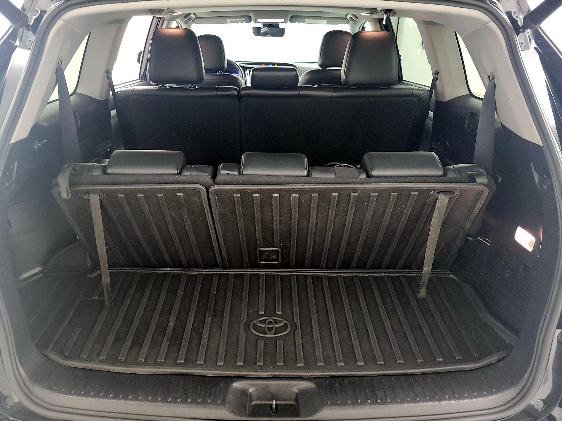 Thumbnail: 2019 Toyota Highlander - 20
