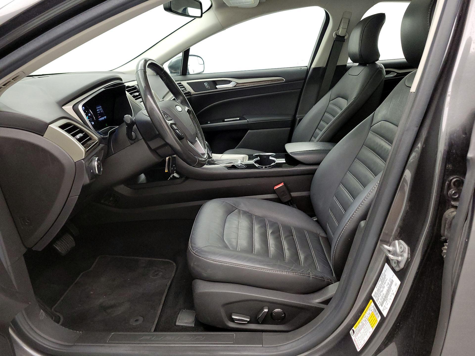 Thumbnail: 2016 Ford Fusion - 11