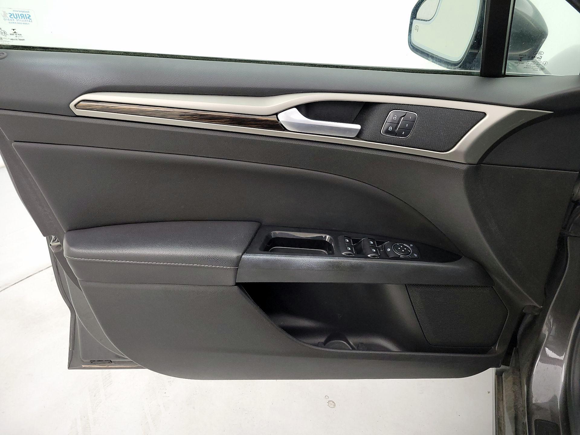 Thumbnail: 2016 Ford Fusion - 12