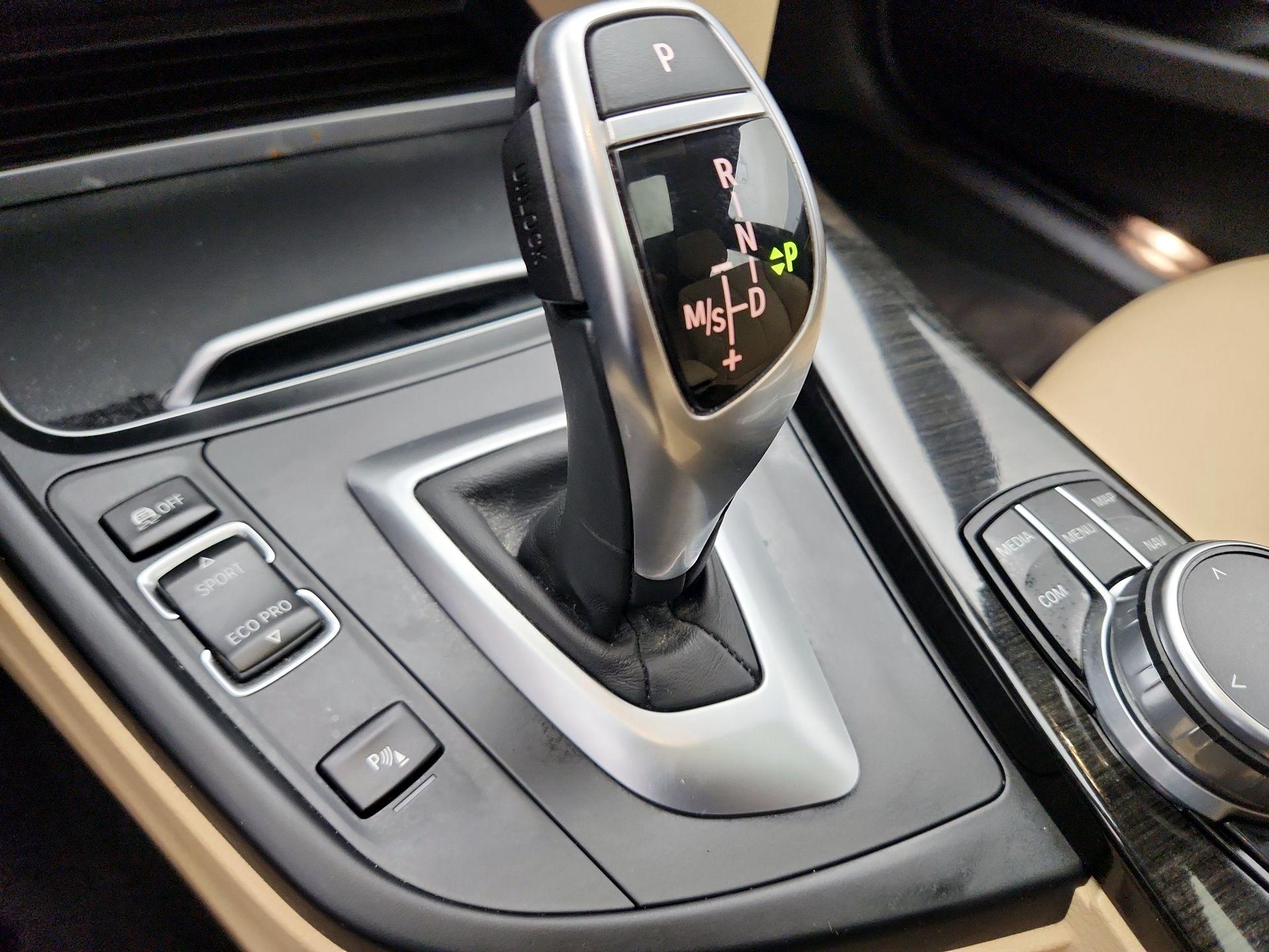 Thumbnail: 2018 BMW 3 Series - 18