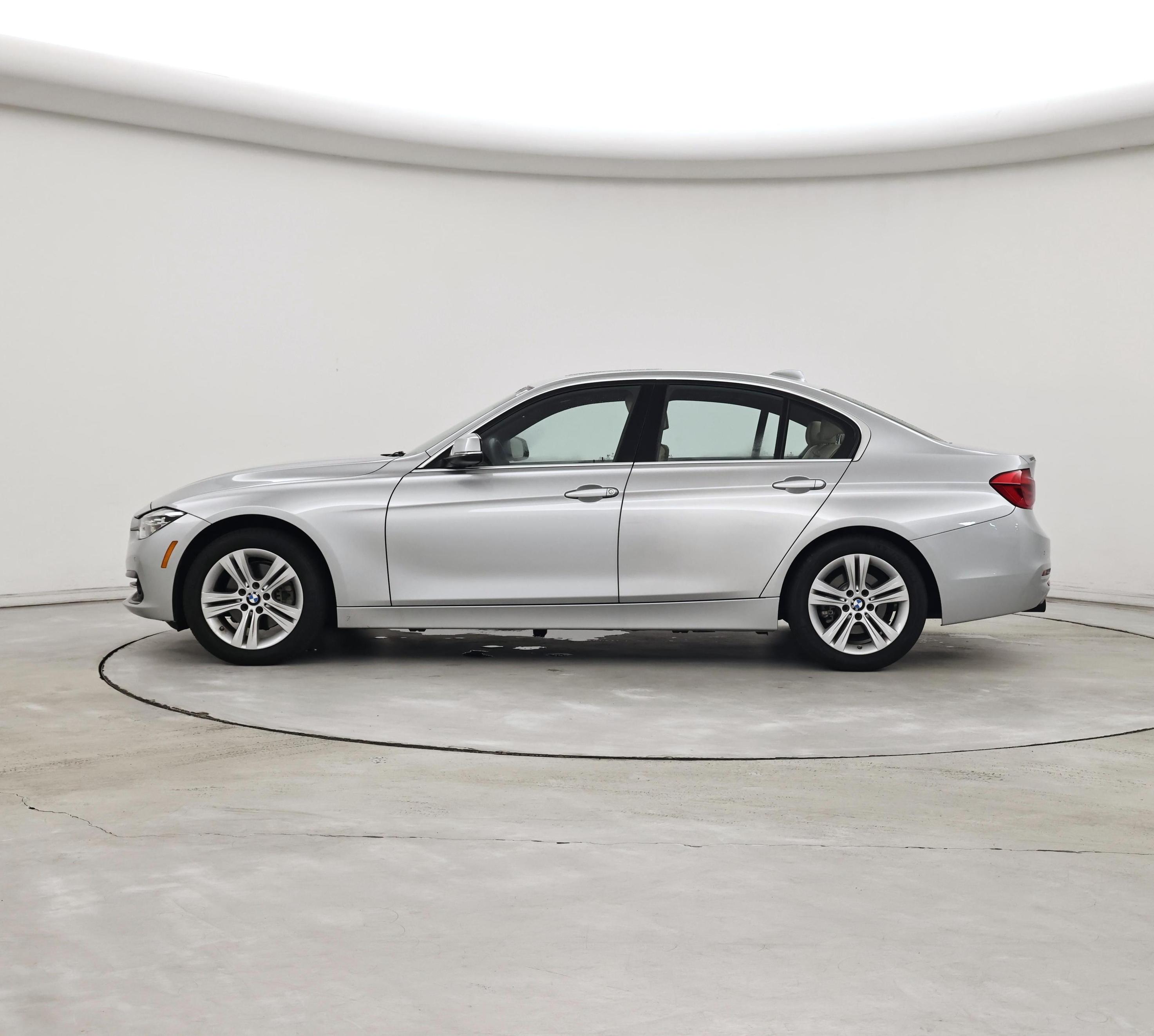 Thumbnail: 2018 BMW 3 Series - 3