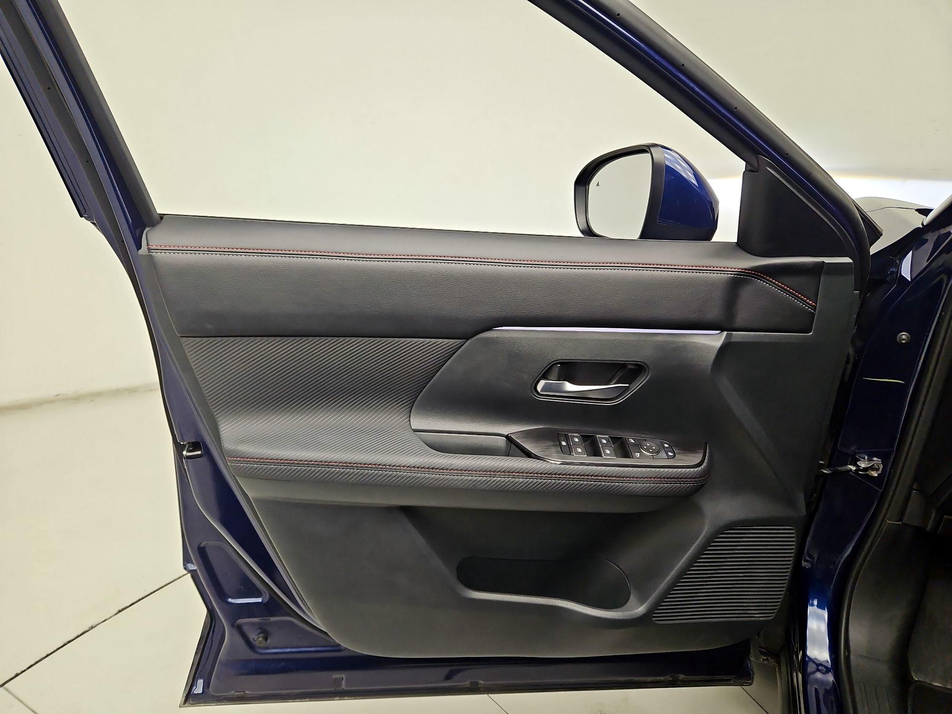 Thumbnail: 2025 Nissan Kicks - 12