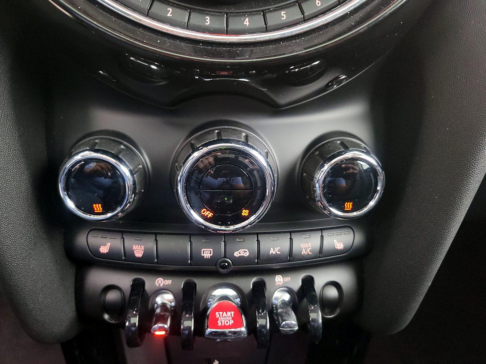 Thumbnail: 2019 MINI Cooper Hardtop - 16