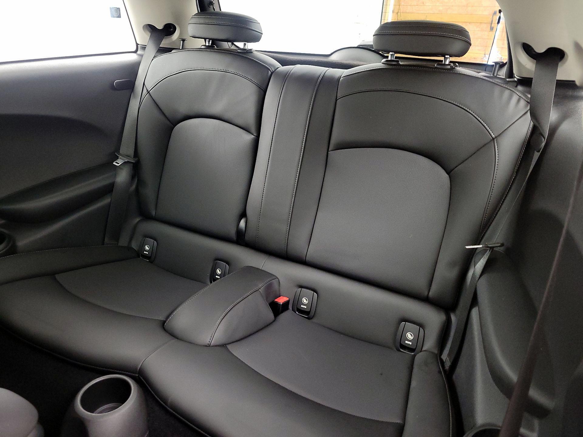 Thumbnail: 2019 MINI Cooper Hardtop - 20