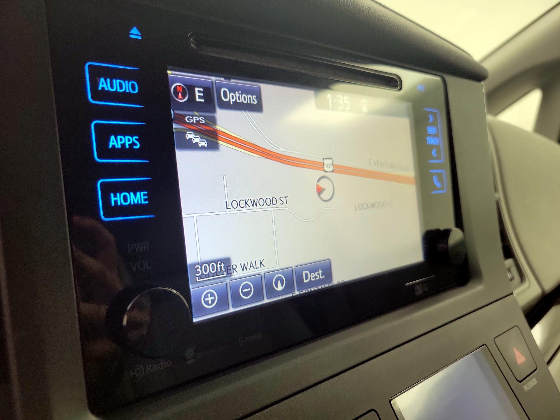 Thumbnail: 2017 Toyota Sienna - 14
