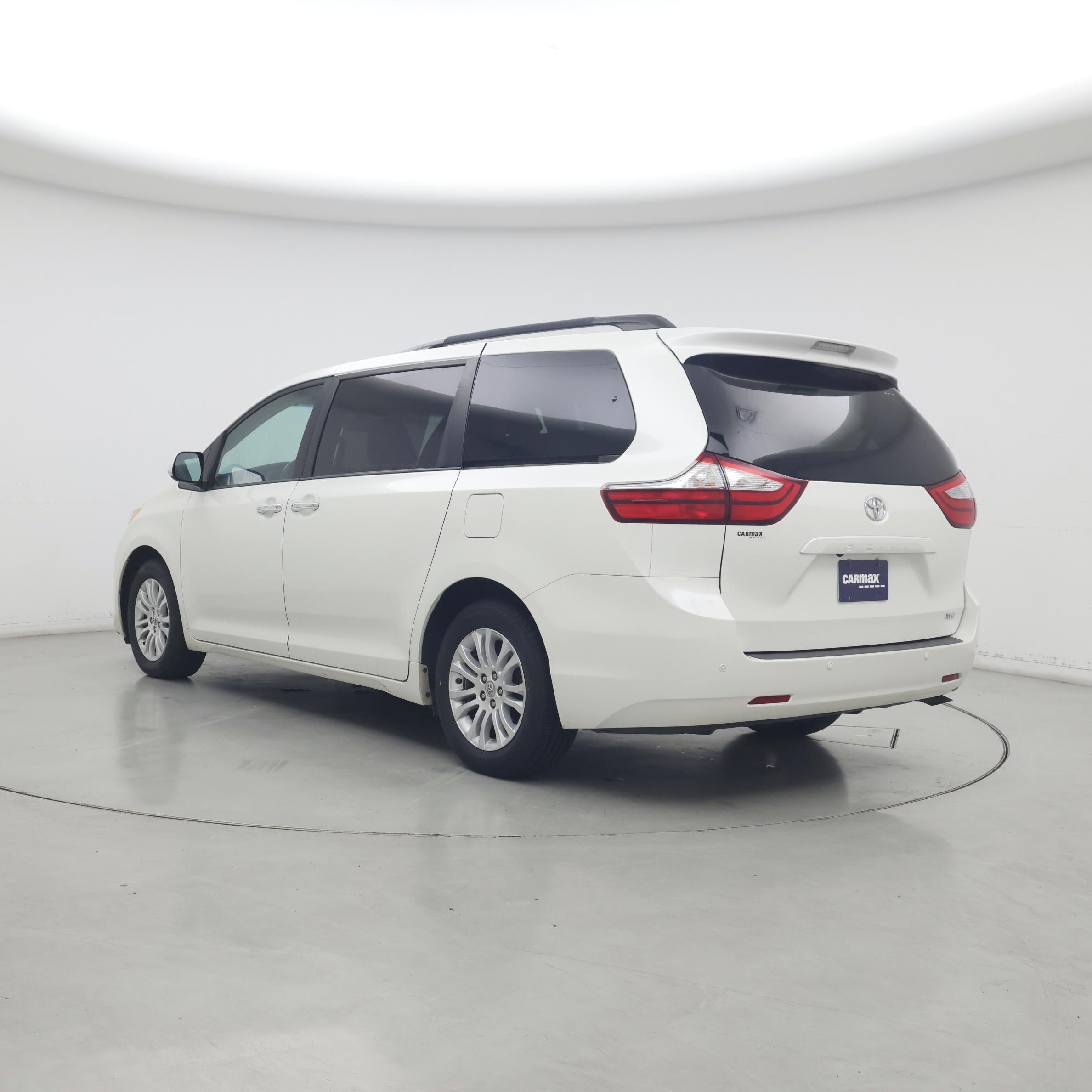 Thumbnail: 2017 Toyota Sienna - 2