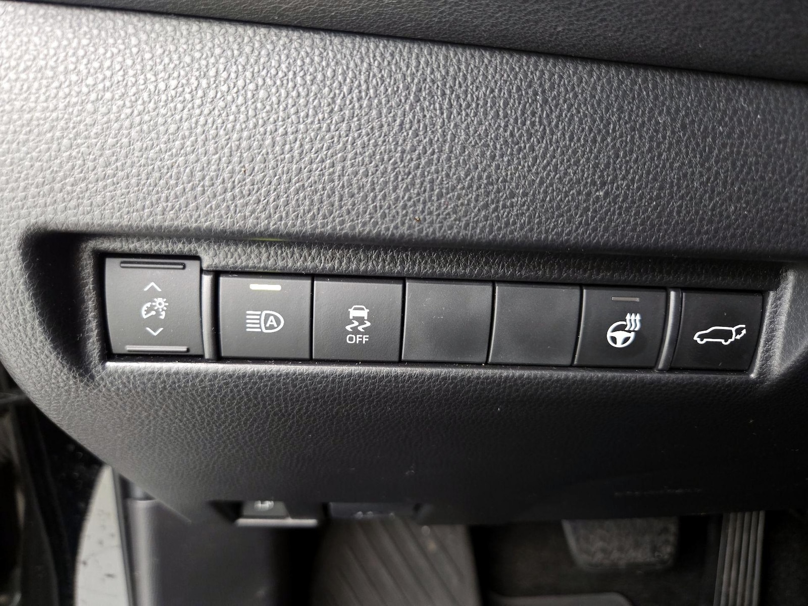 2021 Toyota Venza XLE - Photo 14