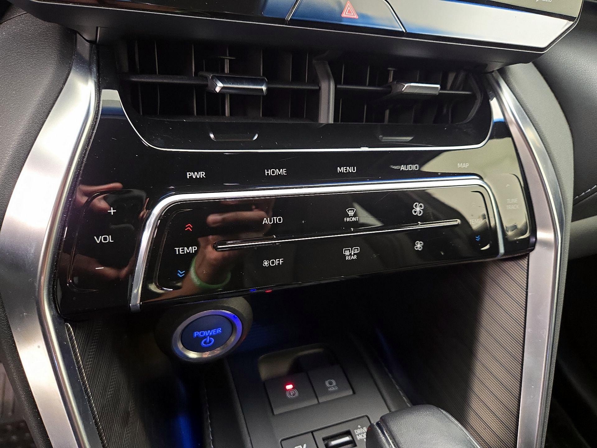Thumbnail: 2021 Toyota Venza - 17